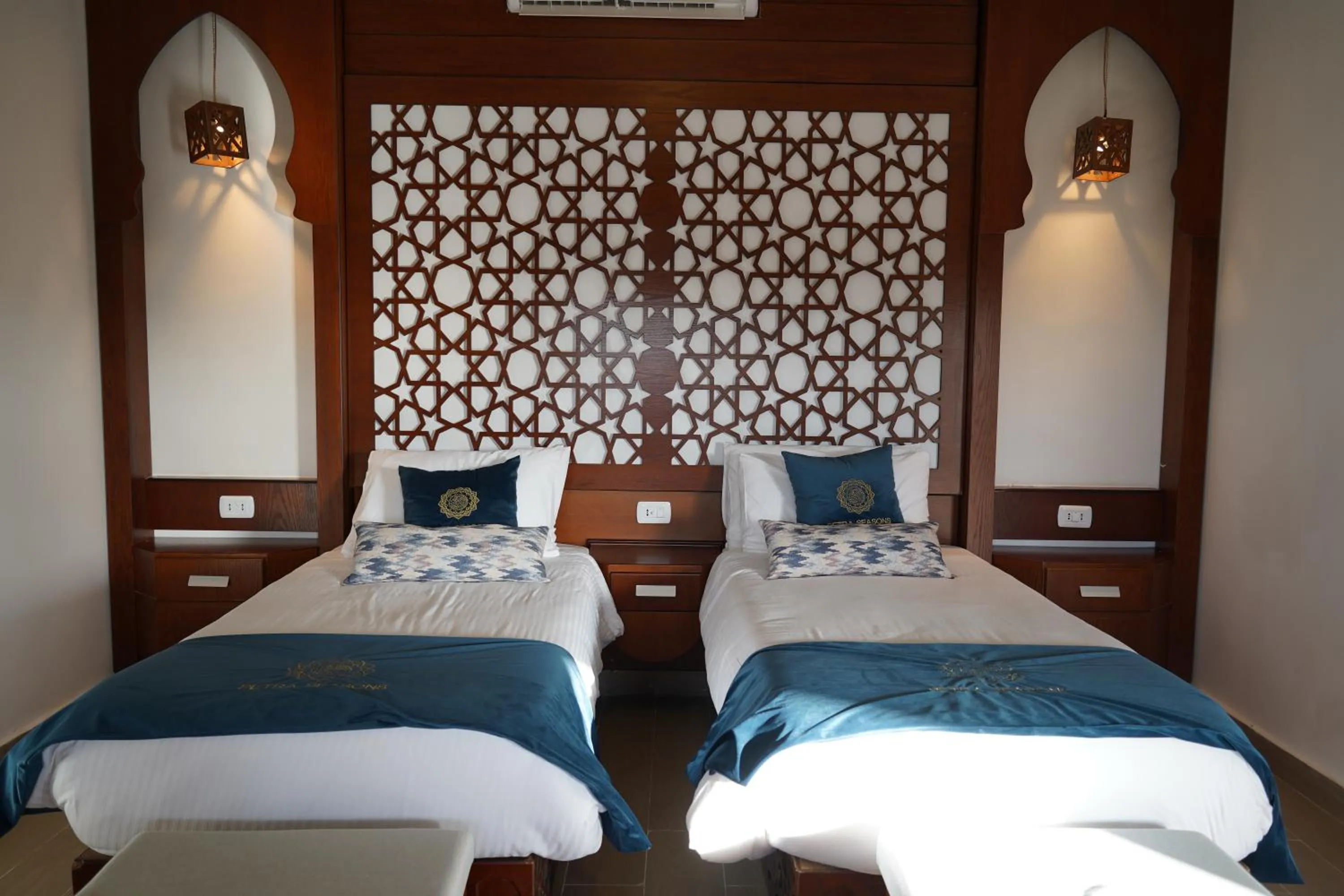 Bed in Petra Seasons luxury Resort