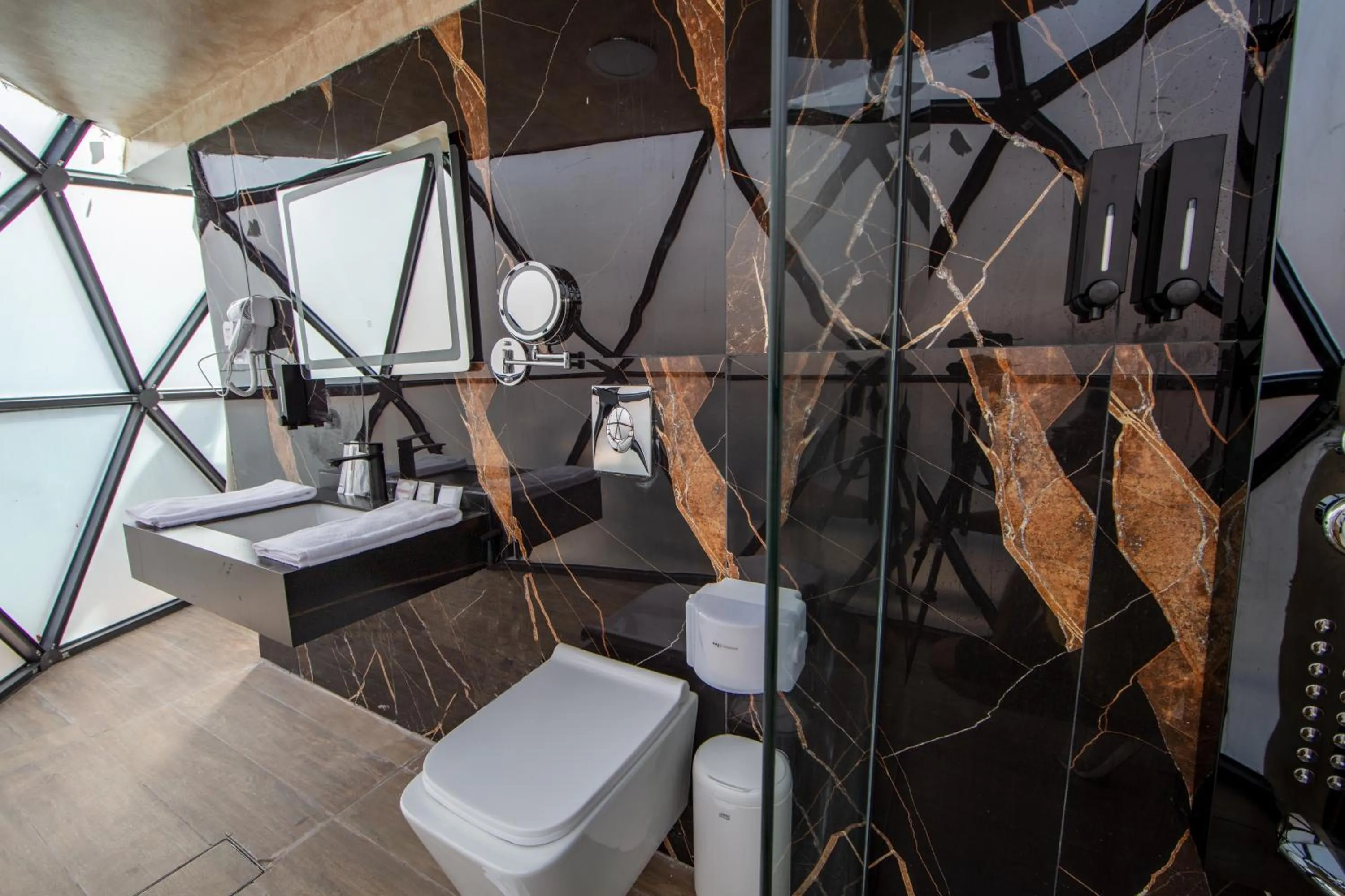 Shower in Petra Seasons luxury Resort