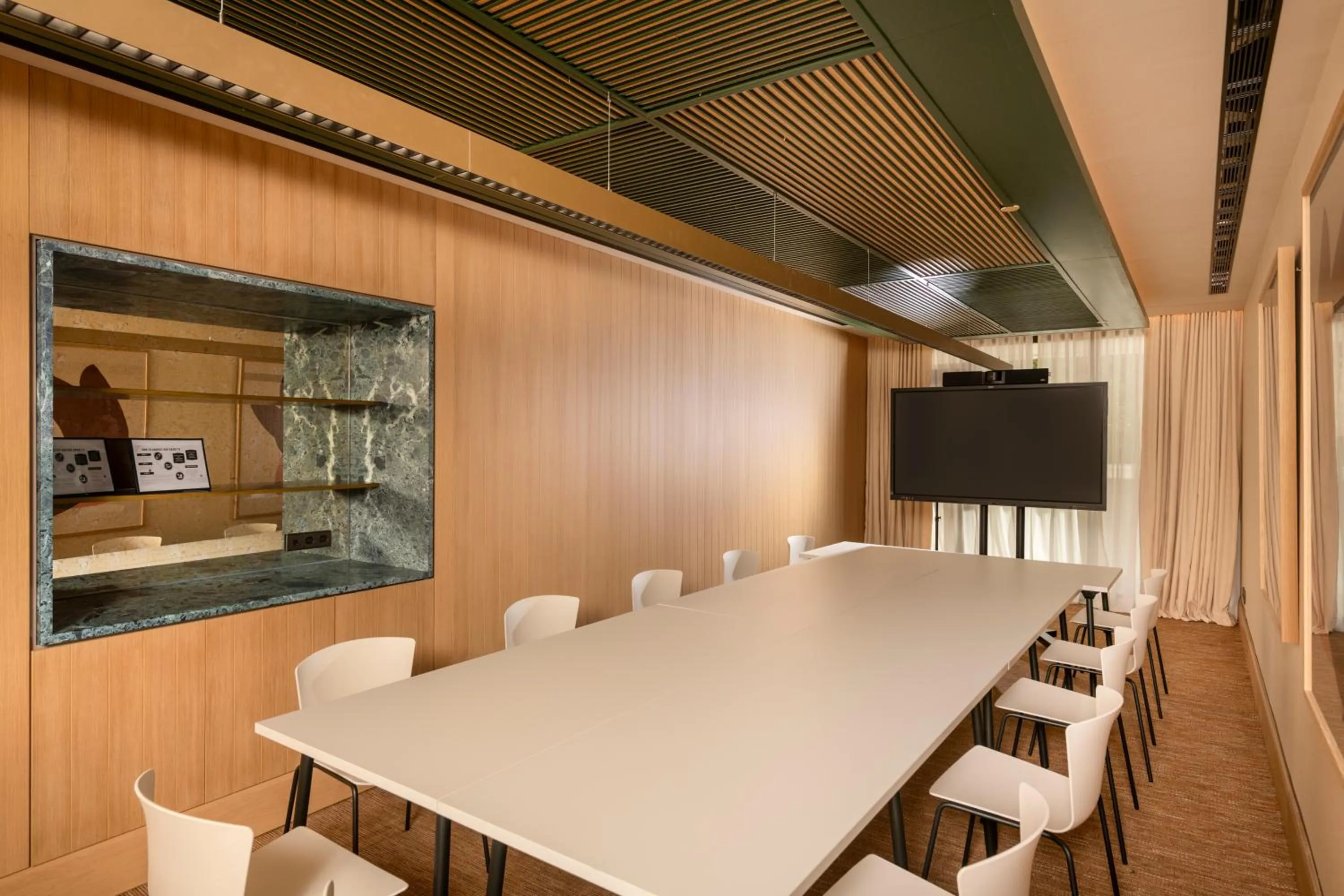 Business facilities in El Fuerte Marbella