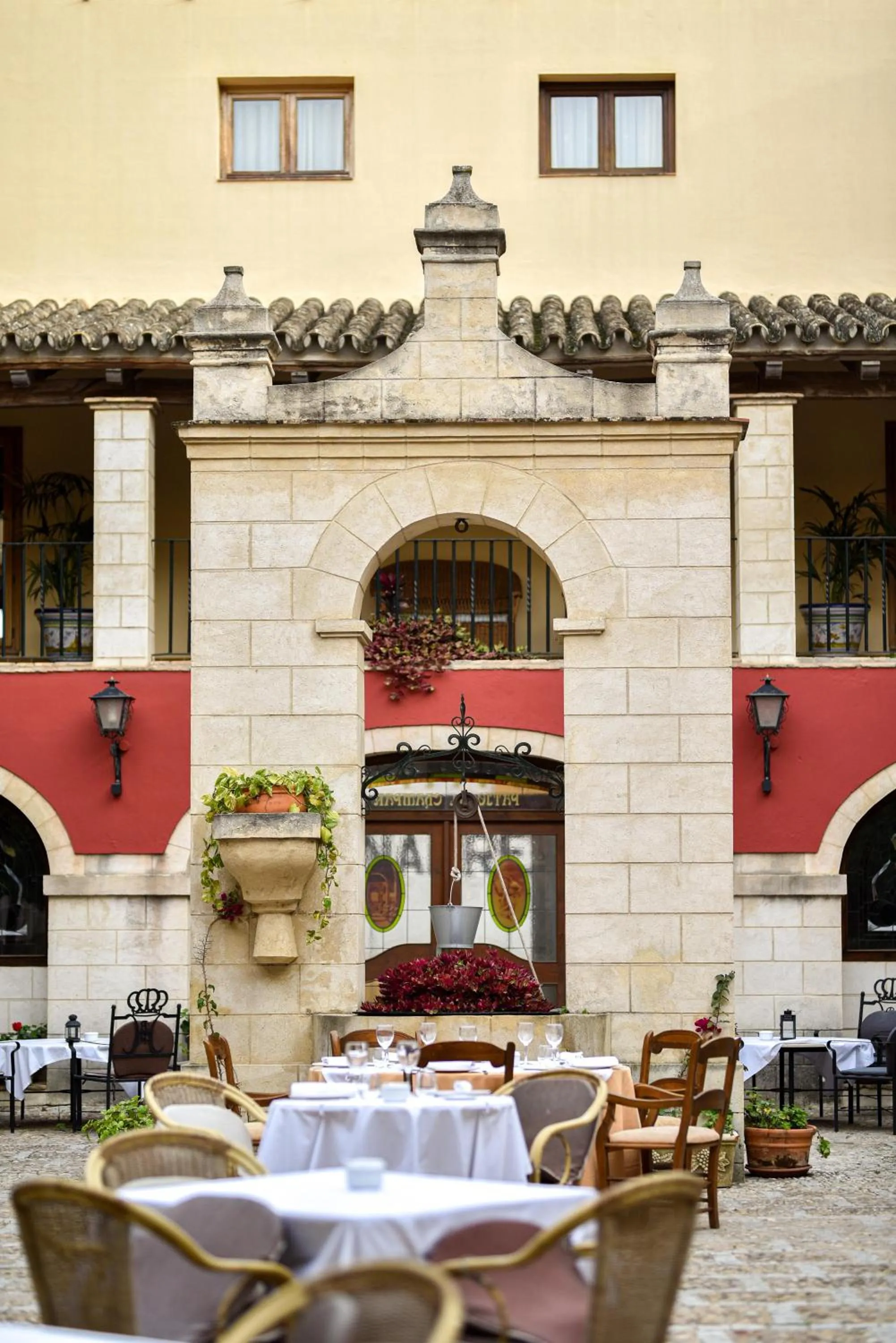 Property building in ALEGRIA Bodega Real