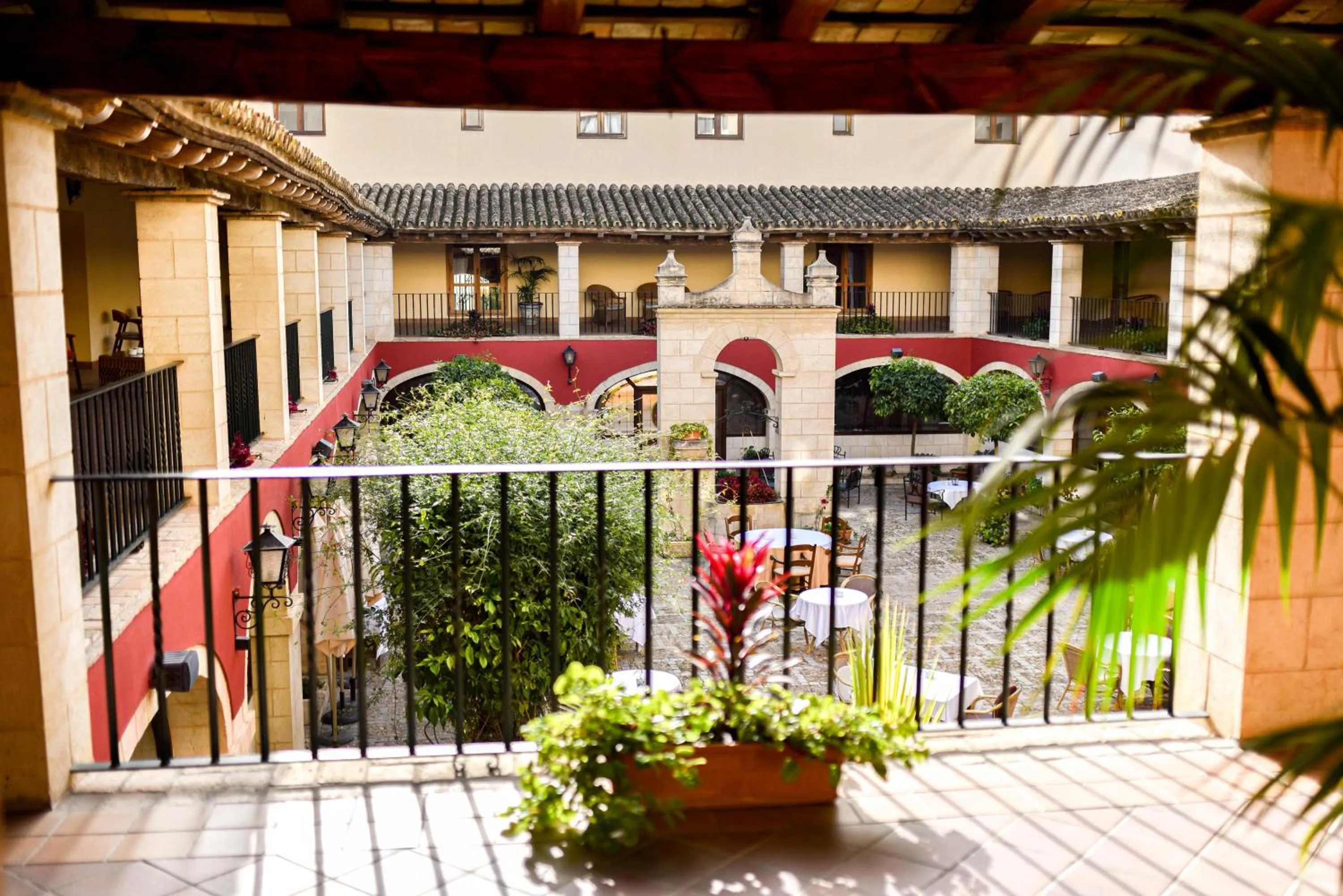 Property building in ALEGRIA Bodega Real