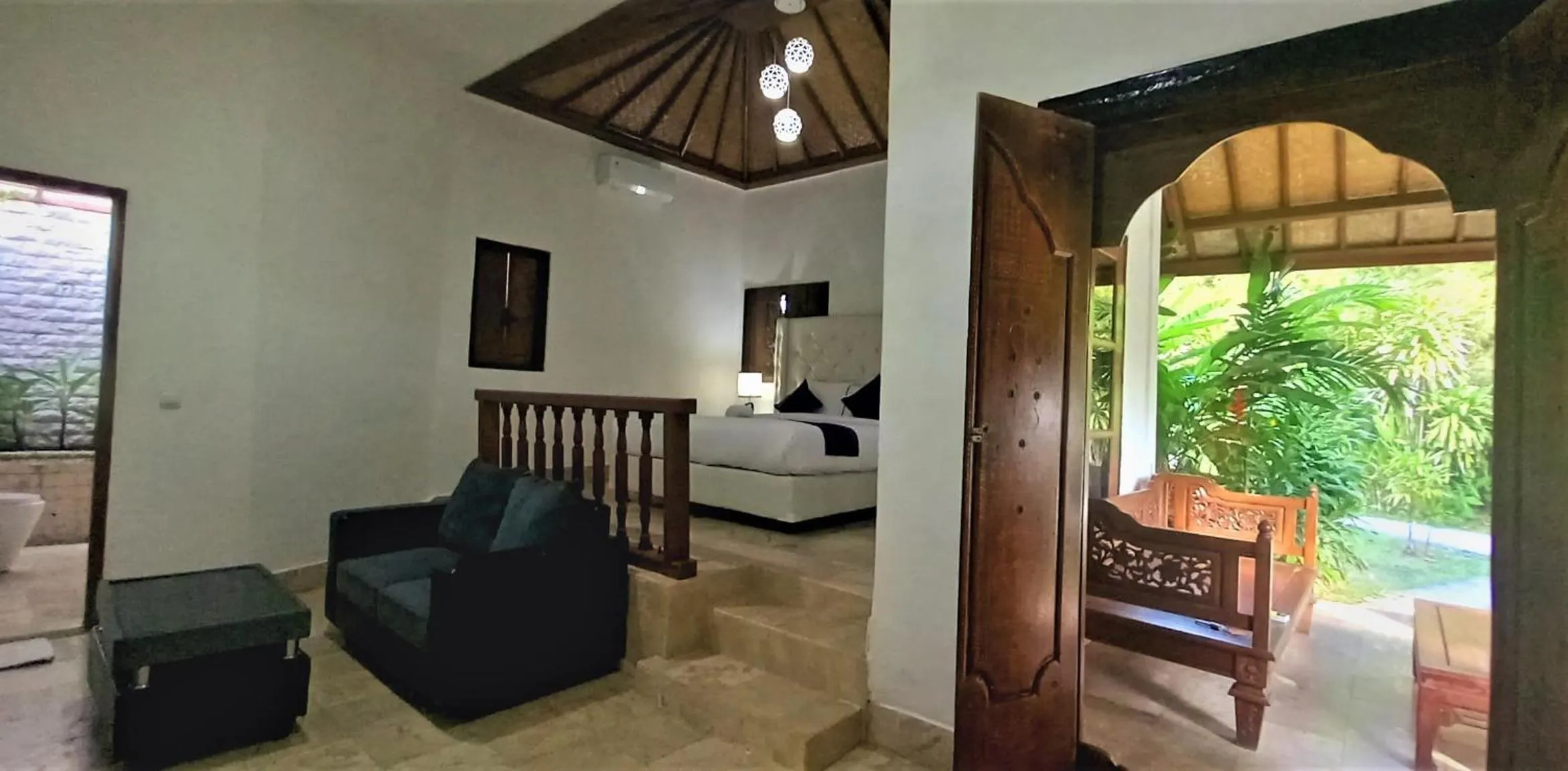 View (from property/room), Bed in Matahari Inn Kuta Lombok