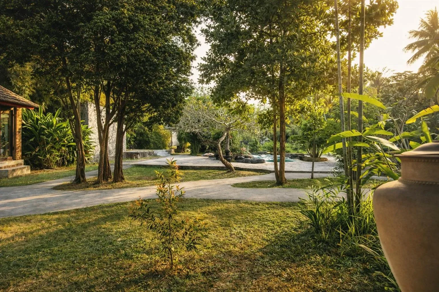 Garden in Matahari Inn Kuta Lombok