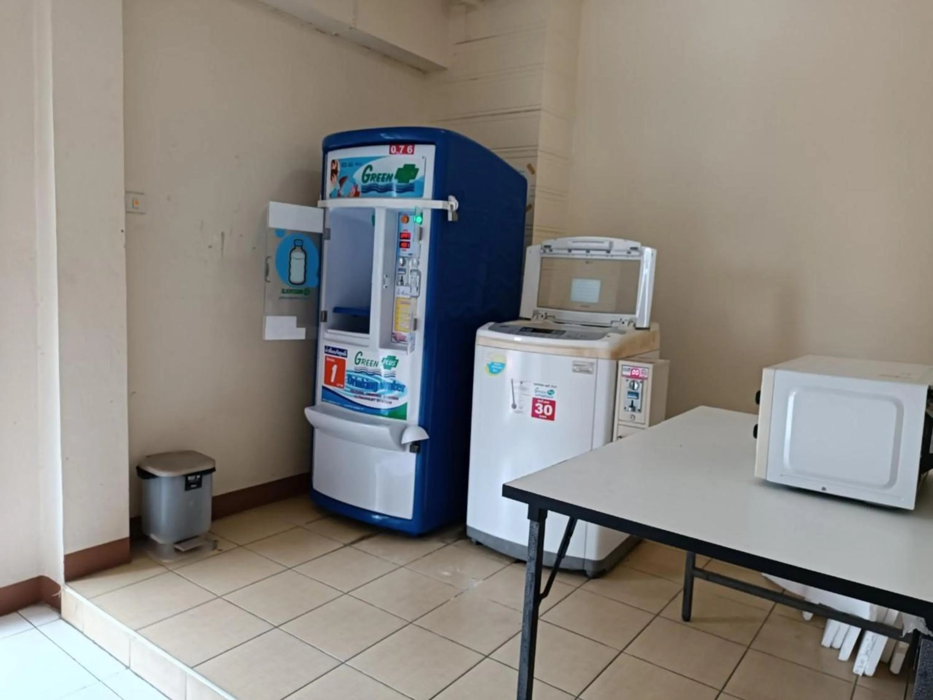 Kitchen or kitchenette in Grandview Condominia