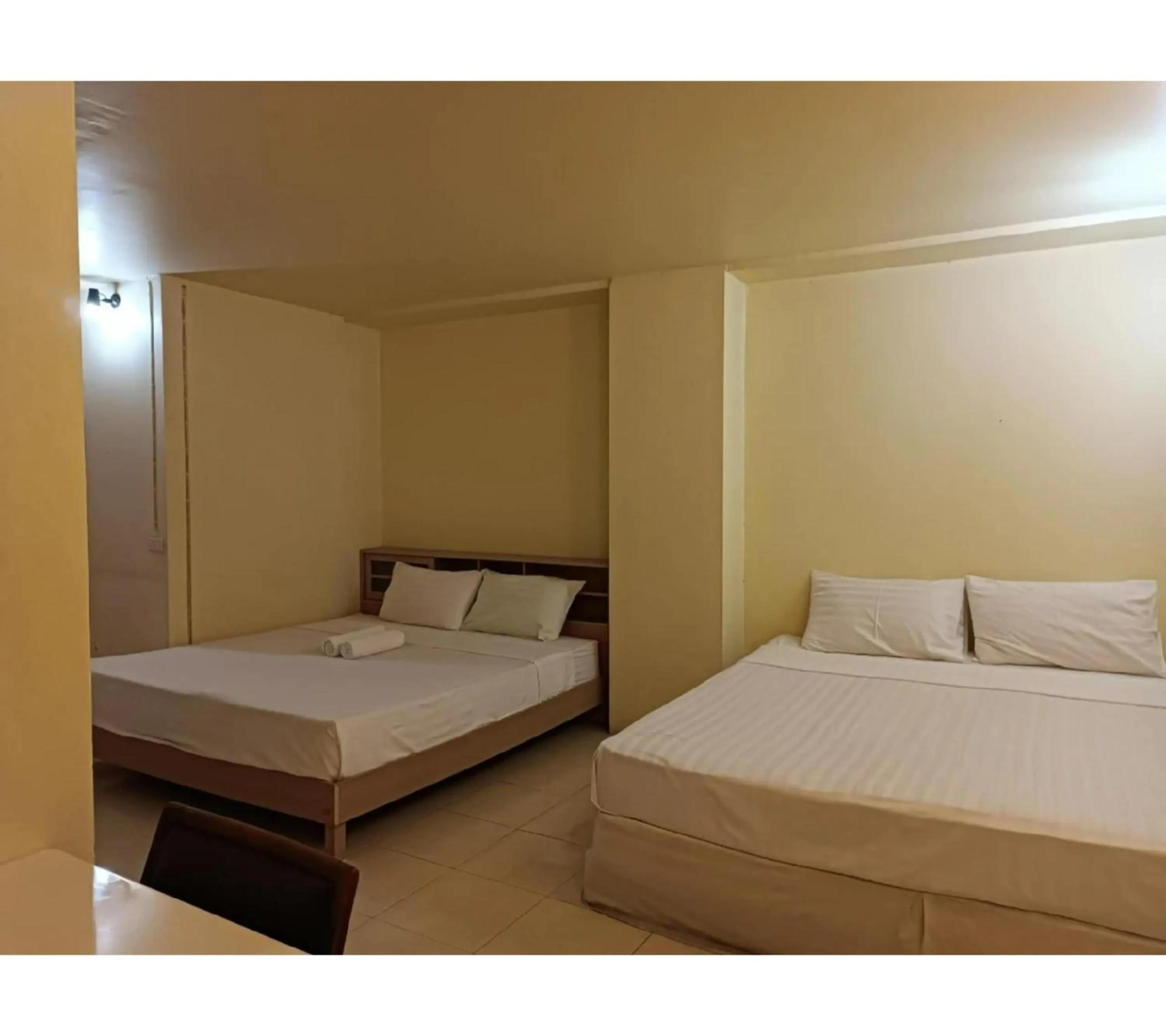 Photo of the whole room, Bed in Grandview Place