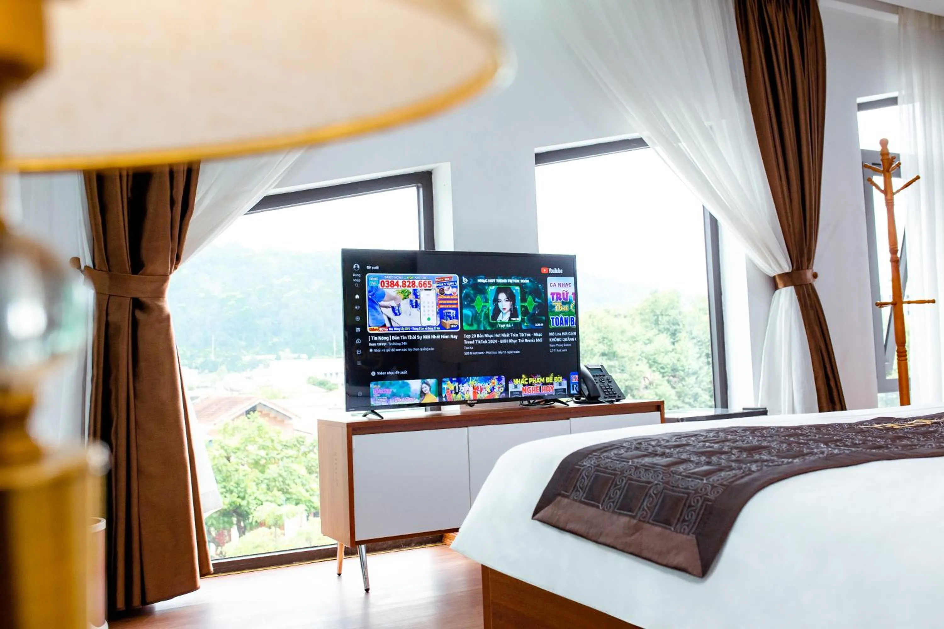 Bed in Big Hotel Lào Cai