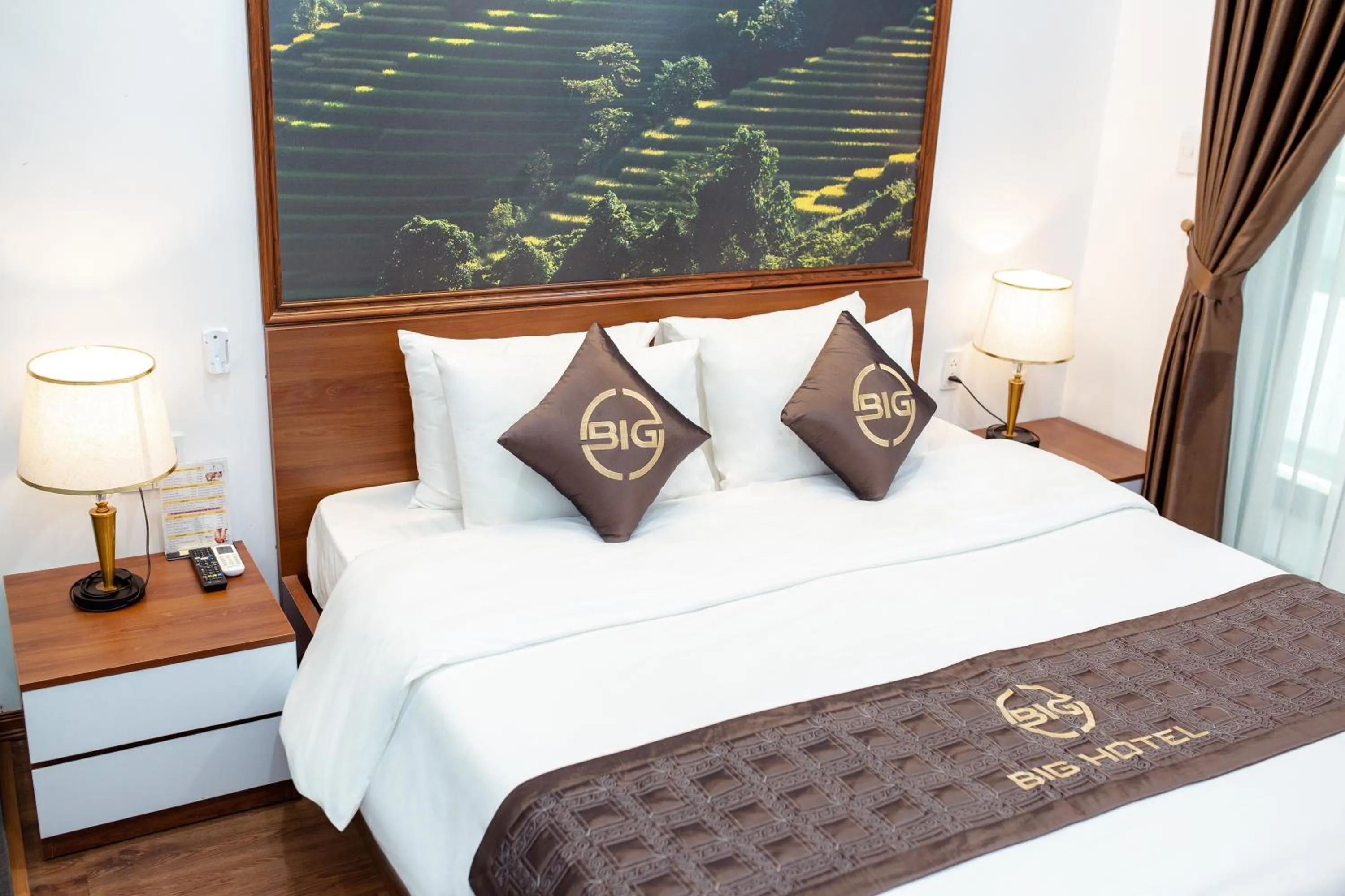 Bed in Big Hotel Lào Cai