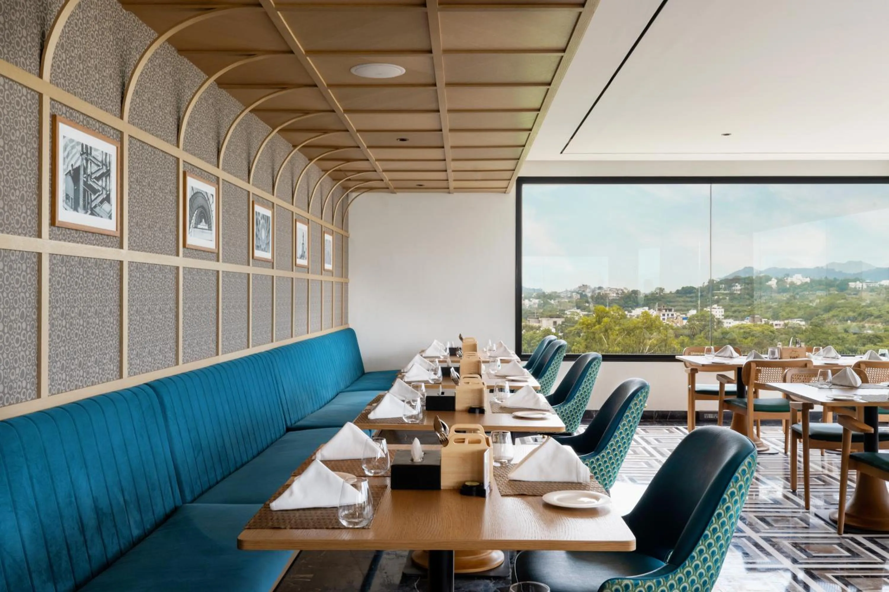 Restaurant/places to eat in Parallel Hotel Udaipur, a member of Radisson Individuals