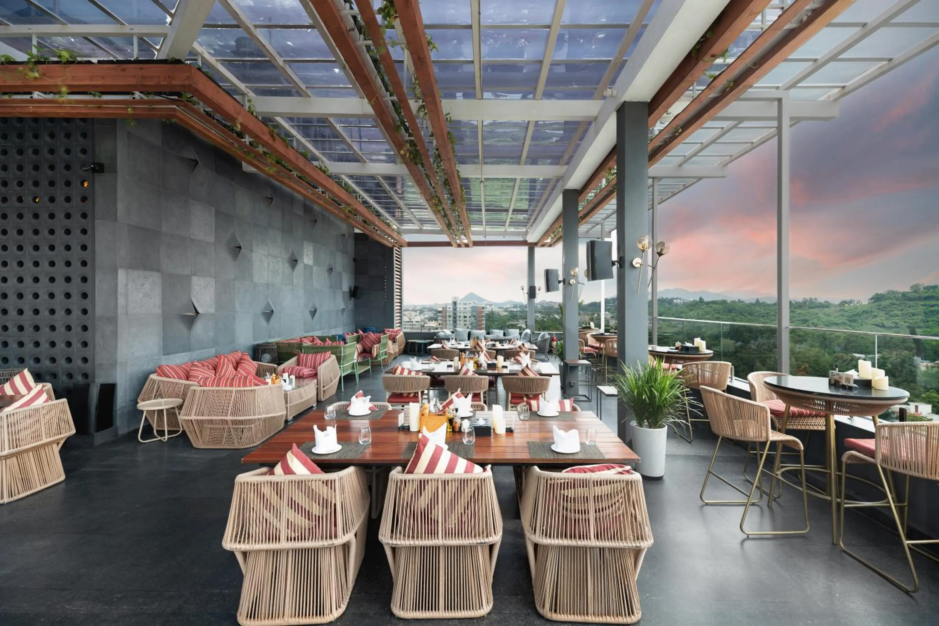 Restaurant/places to eat in Parallel Hotel Udaipur, a member of Radisson Individuals