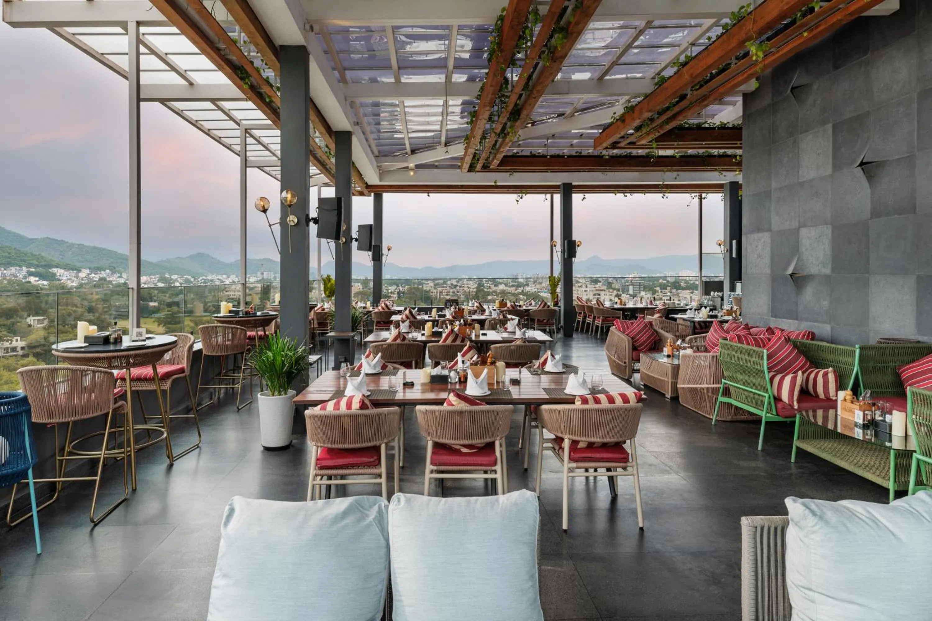 Restaurant/places to eat in Parallel Hotel Udaipur, a member of Radisson Individuals