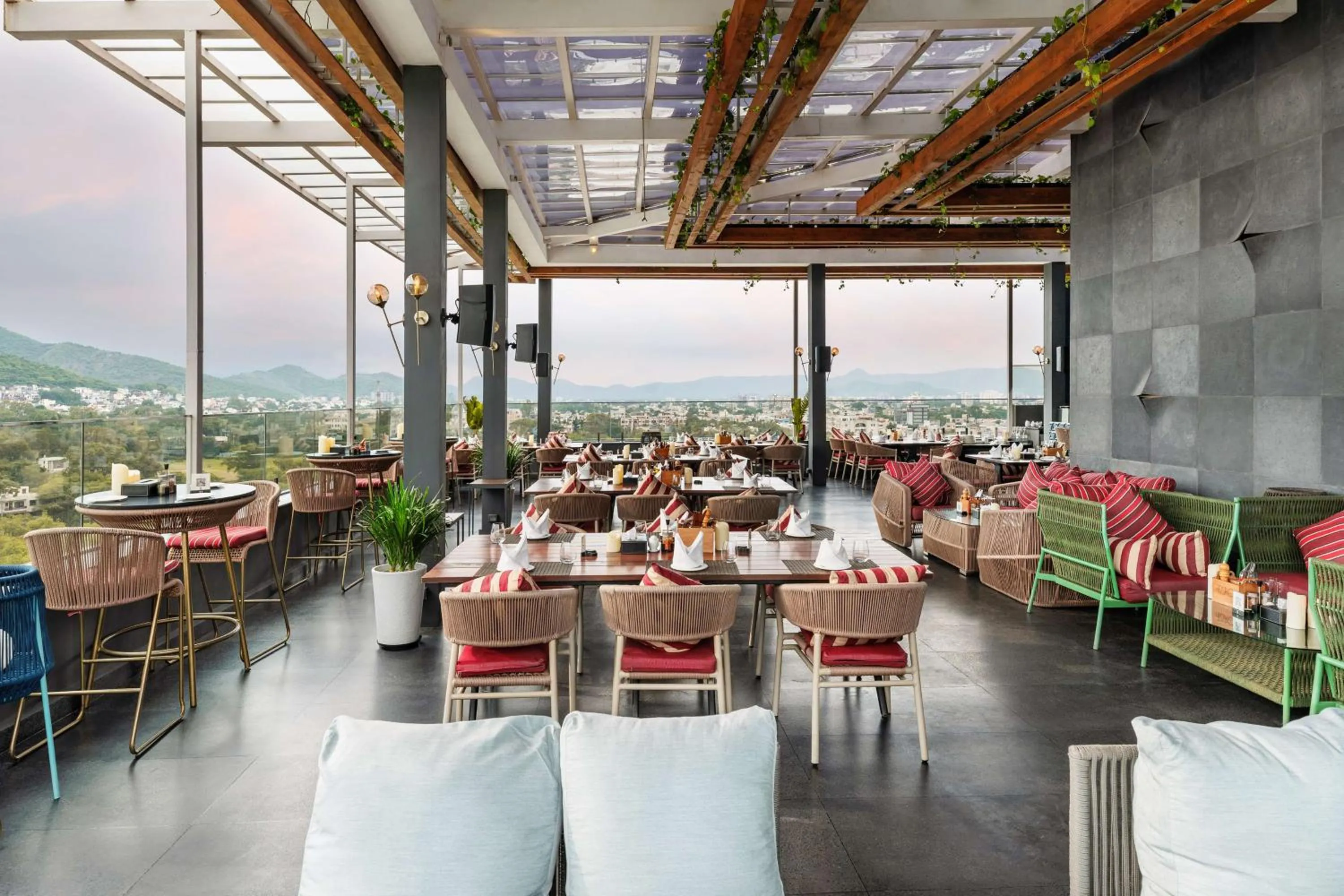 Restaurant/places to eat in Parallel Hotel Udaipur, a member of Radisson Individuals