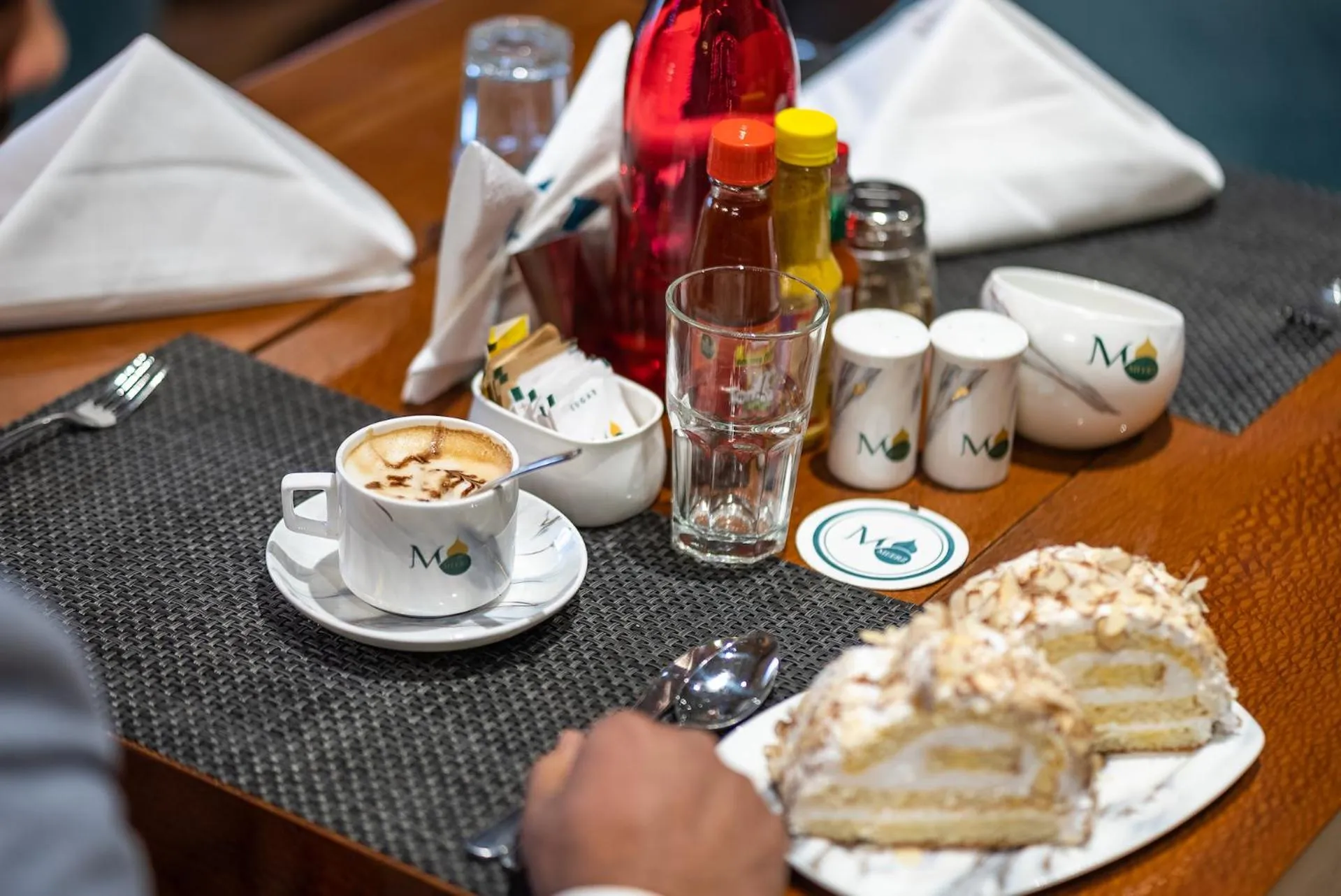 Food and drinks in Hotel Meerz