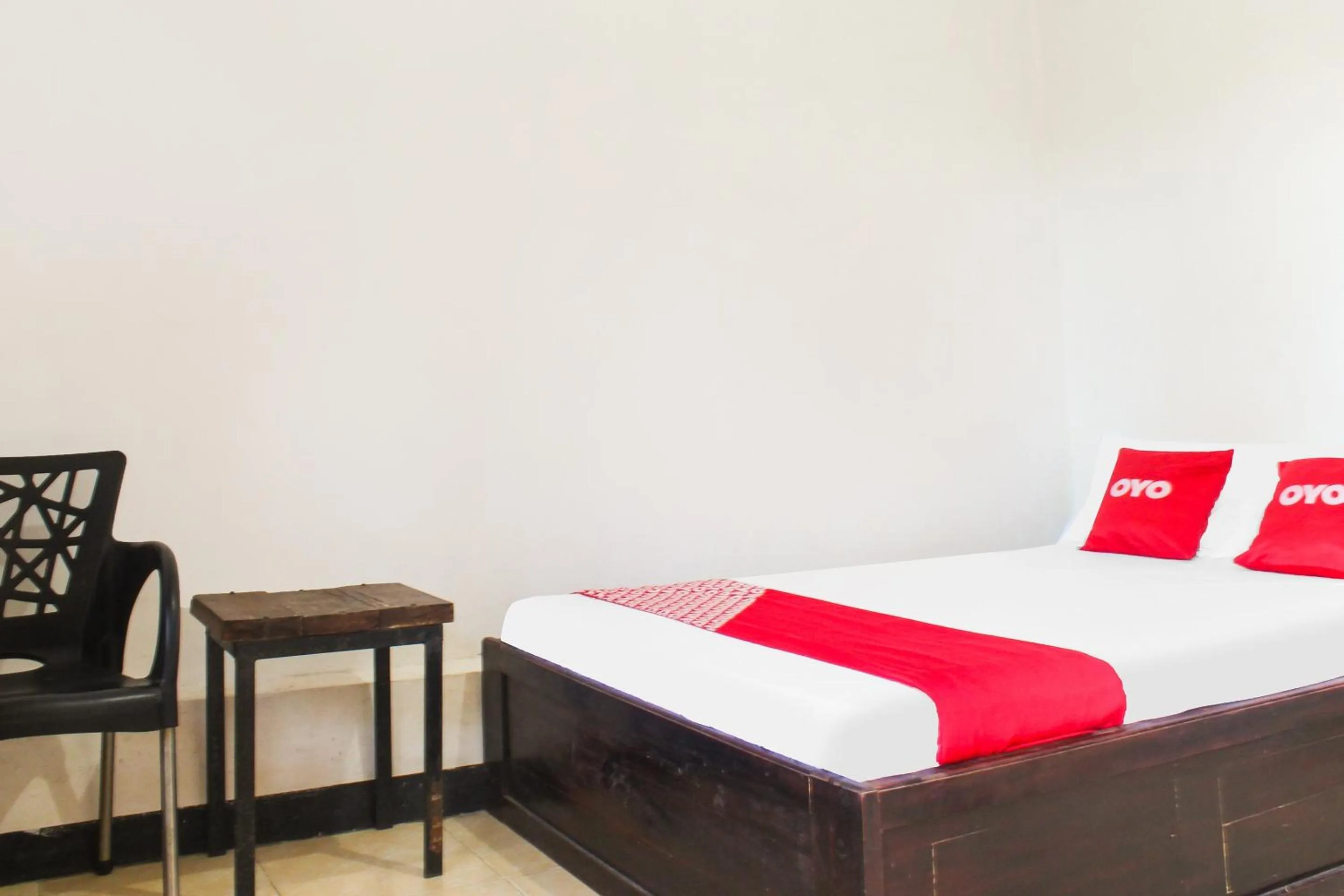 Bedroom, Bed in Hotel O We Bro Kost