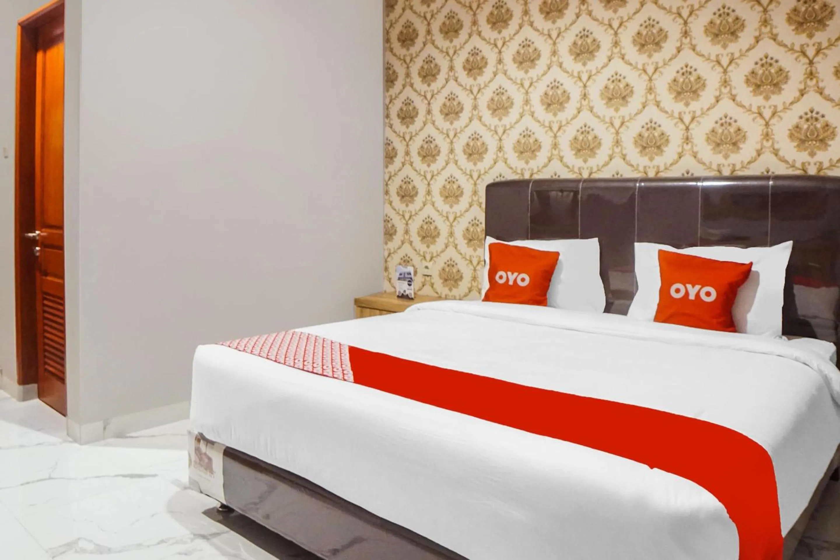 Bedroom, Bed in SUPER OYO Capital O 92066 Papakoel Hotel & Cafe