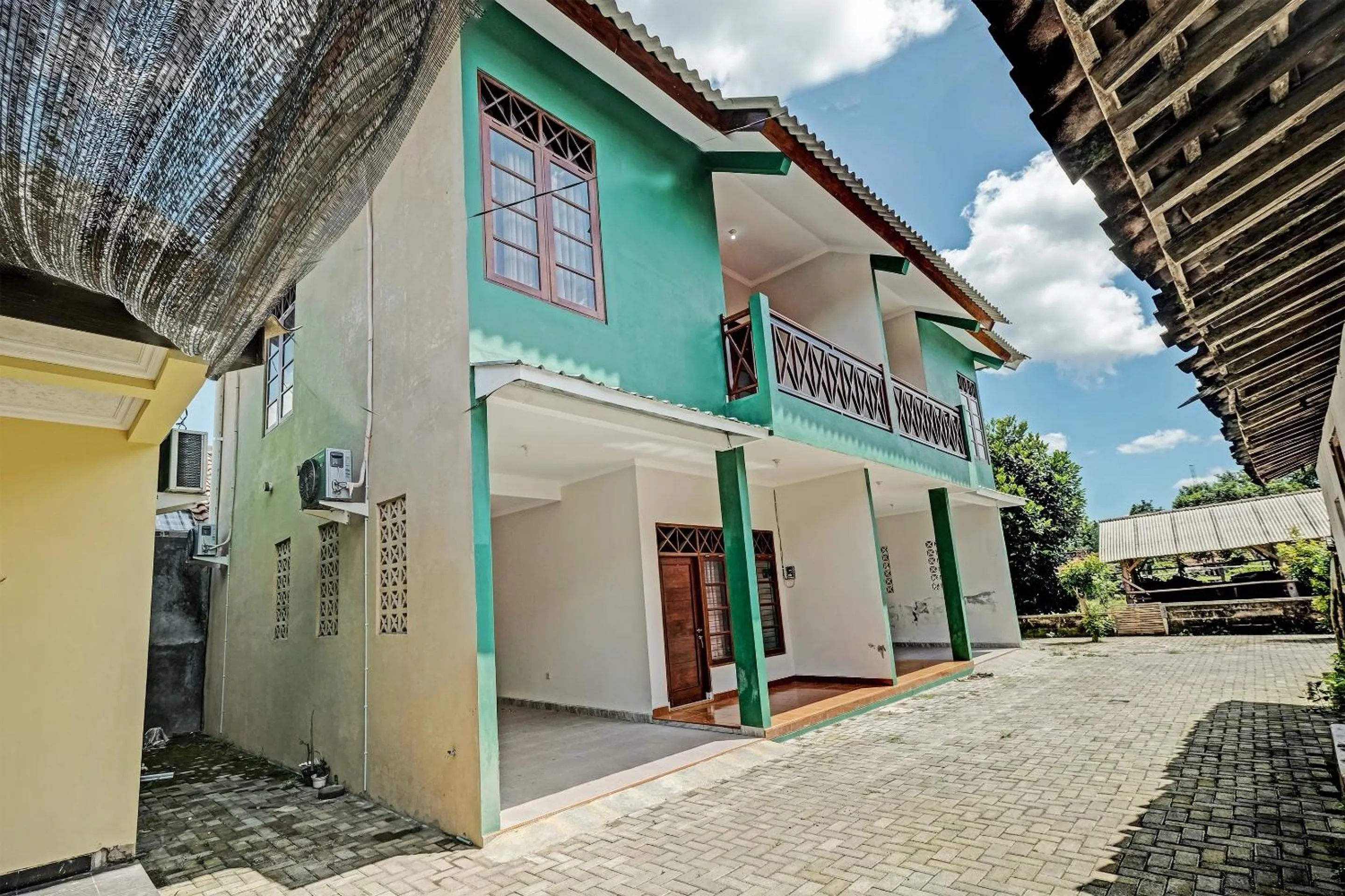 Facade/entrance in Hotel O Sekar Gadung Homestay Syariah