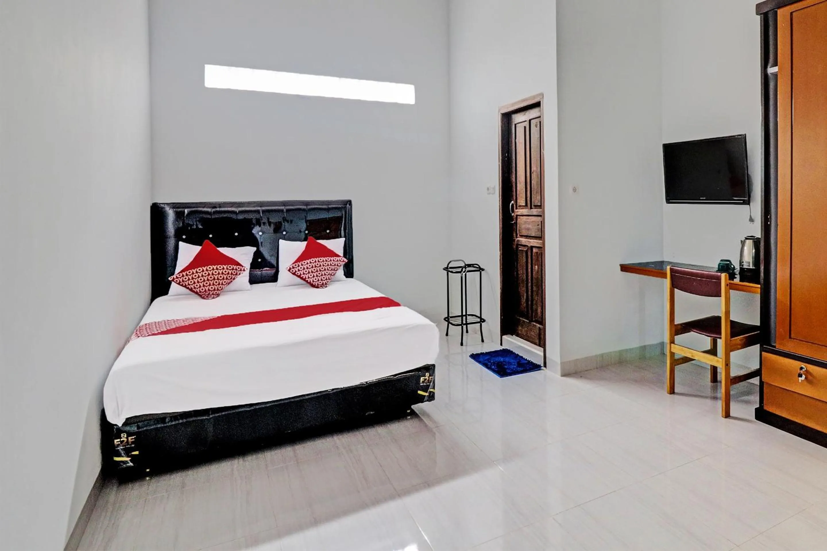 Bedroom, Bed in OYO 92057 Reny Kost Syariah