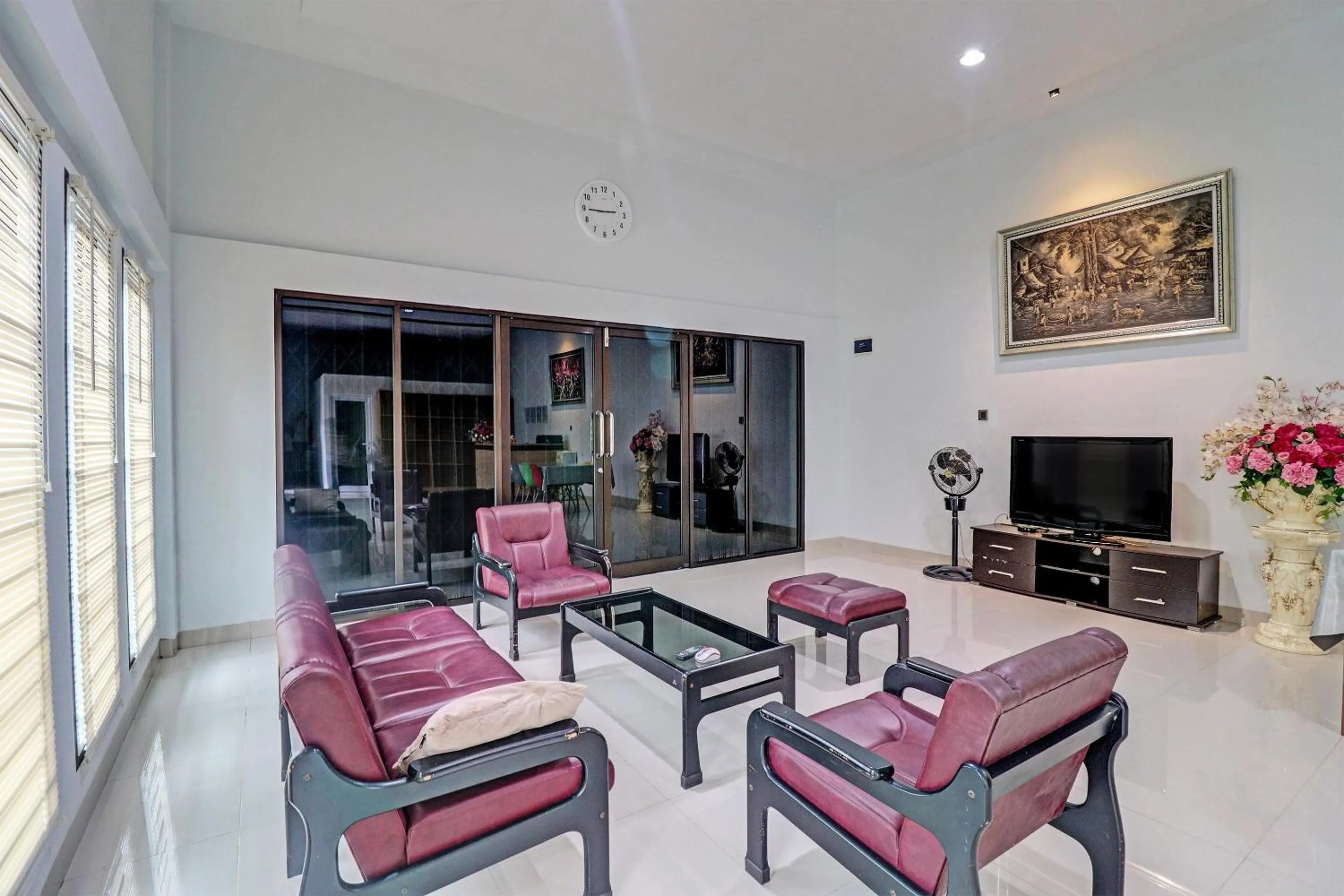 Lobby or reception in OYO 92057 Reny Kost Syariah