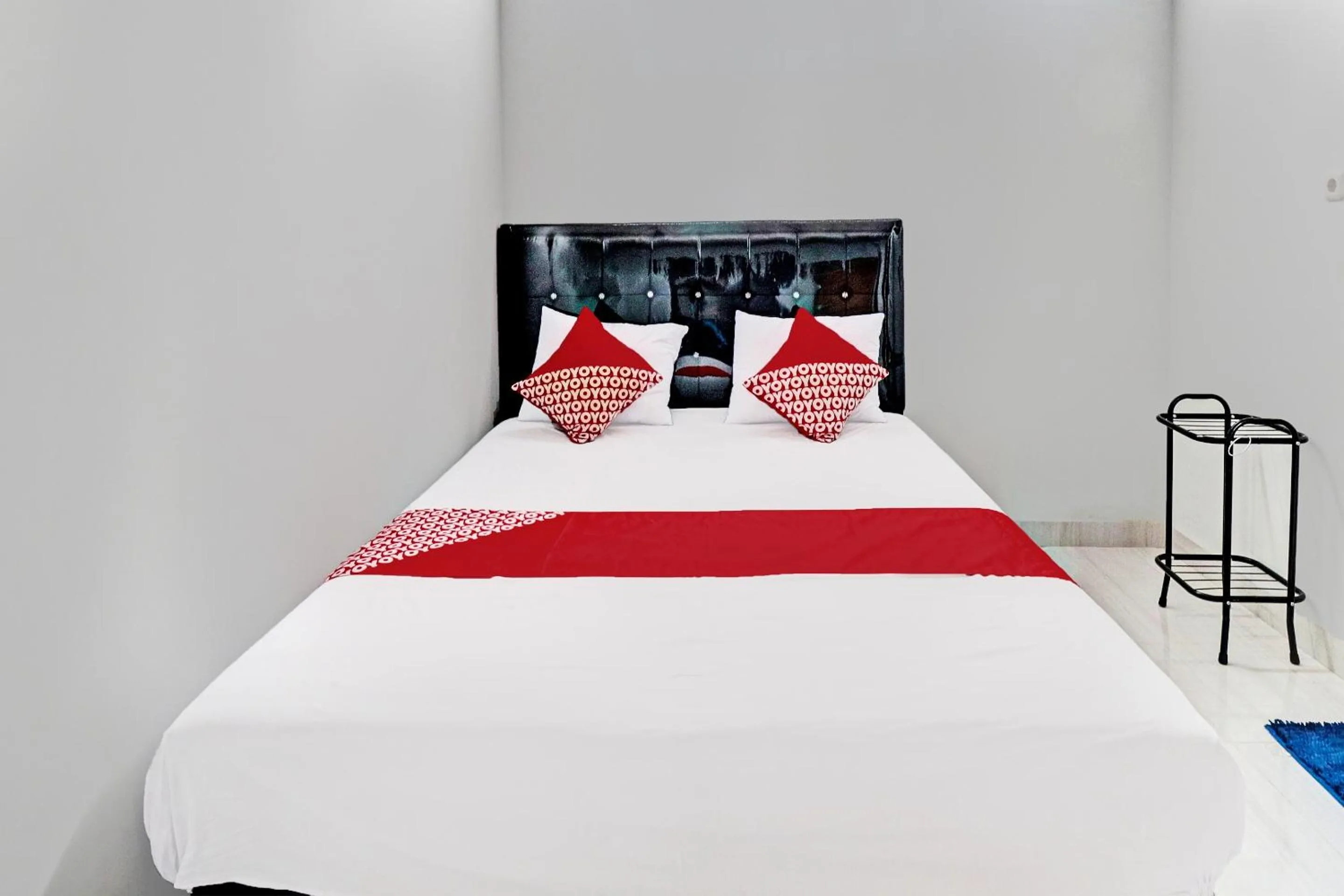 Bedroom, Bed in OYO 92057 Reny Kost Syariah