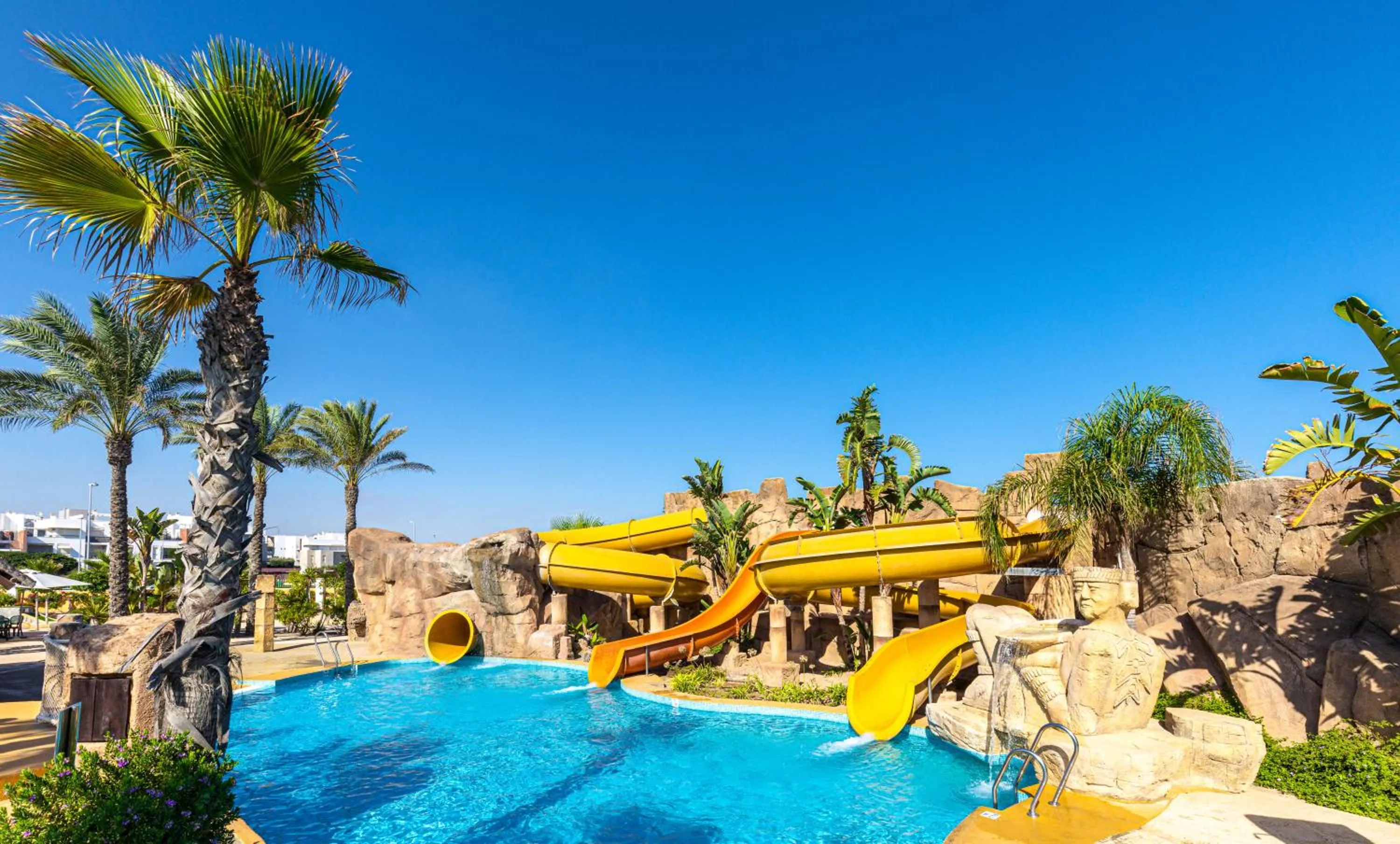 Swimming pool in Playazimbali