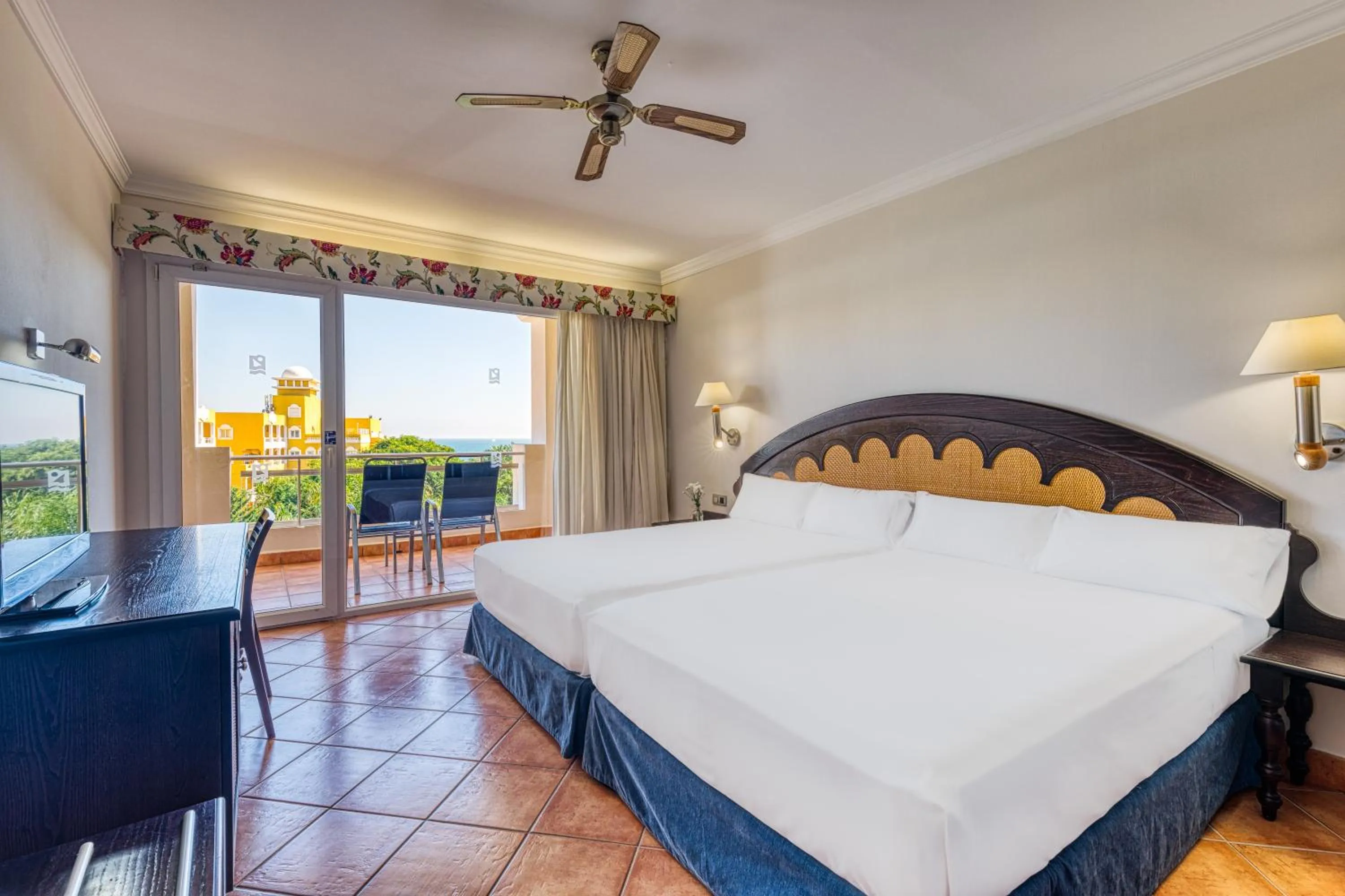 Photo of the whole room, Bed in Playazimbali