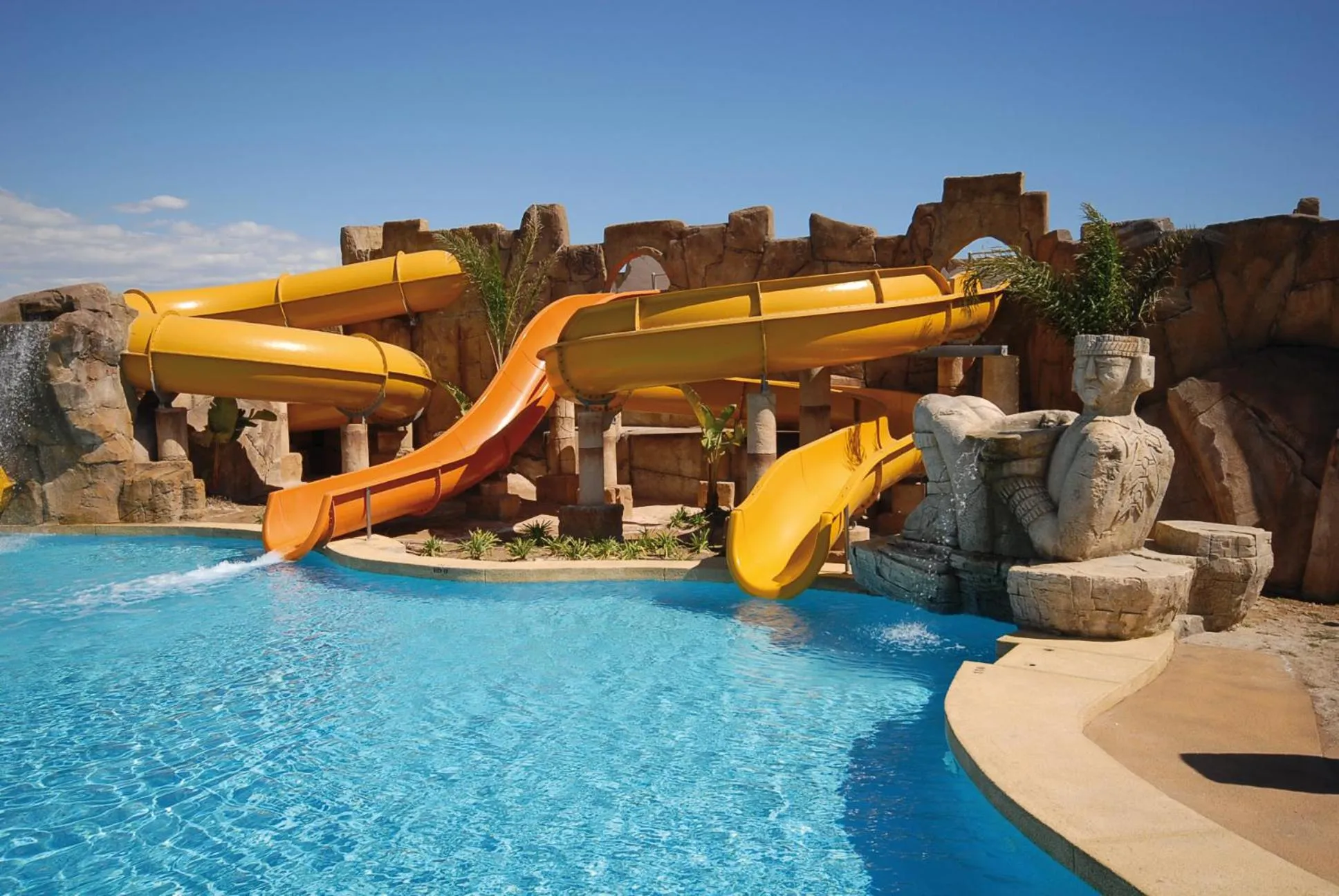 Swimming pool in Playazimbali