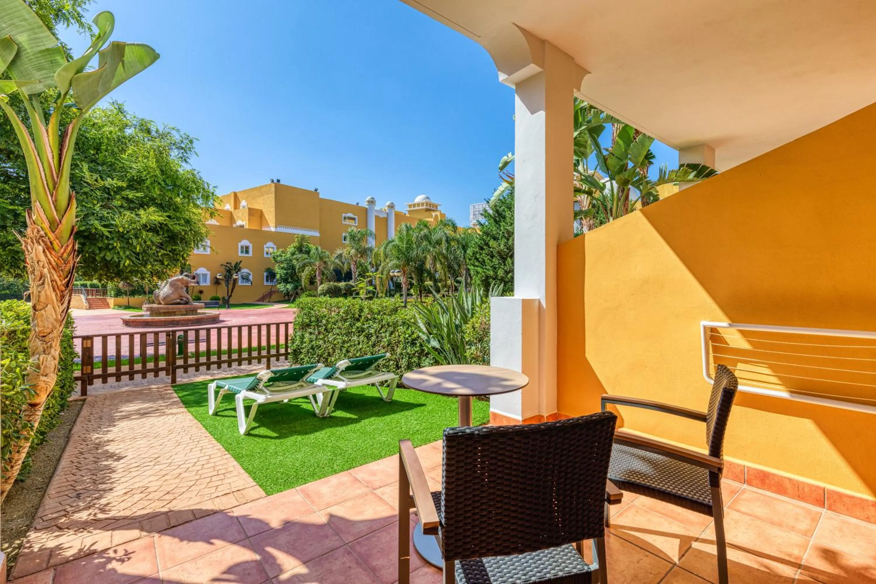 Garden view in Playazimbali