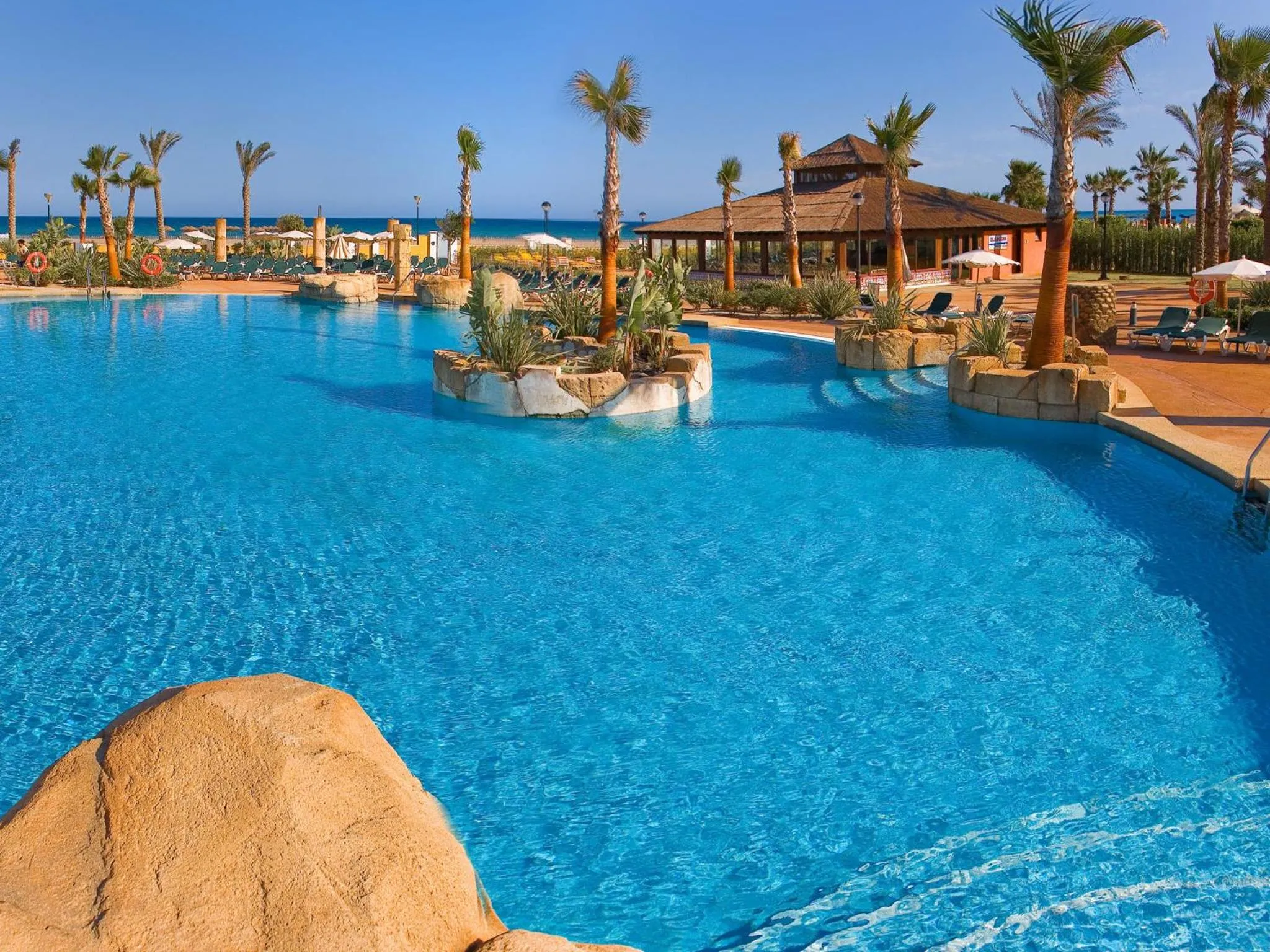 Swimming pool in Playazimbali