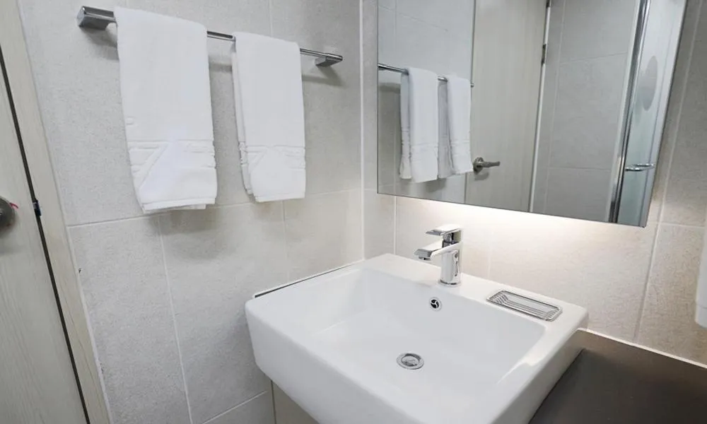 Shower in E7 YANGYANG JUKDO