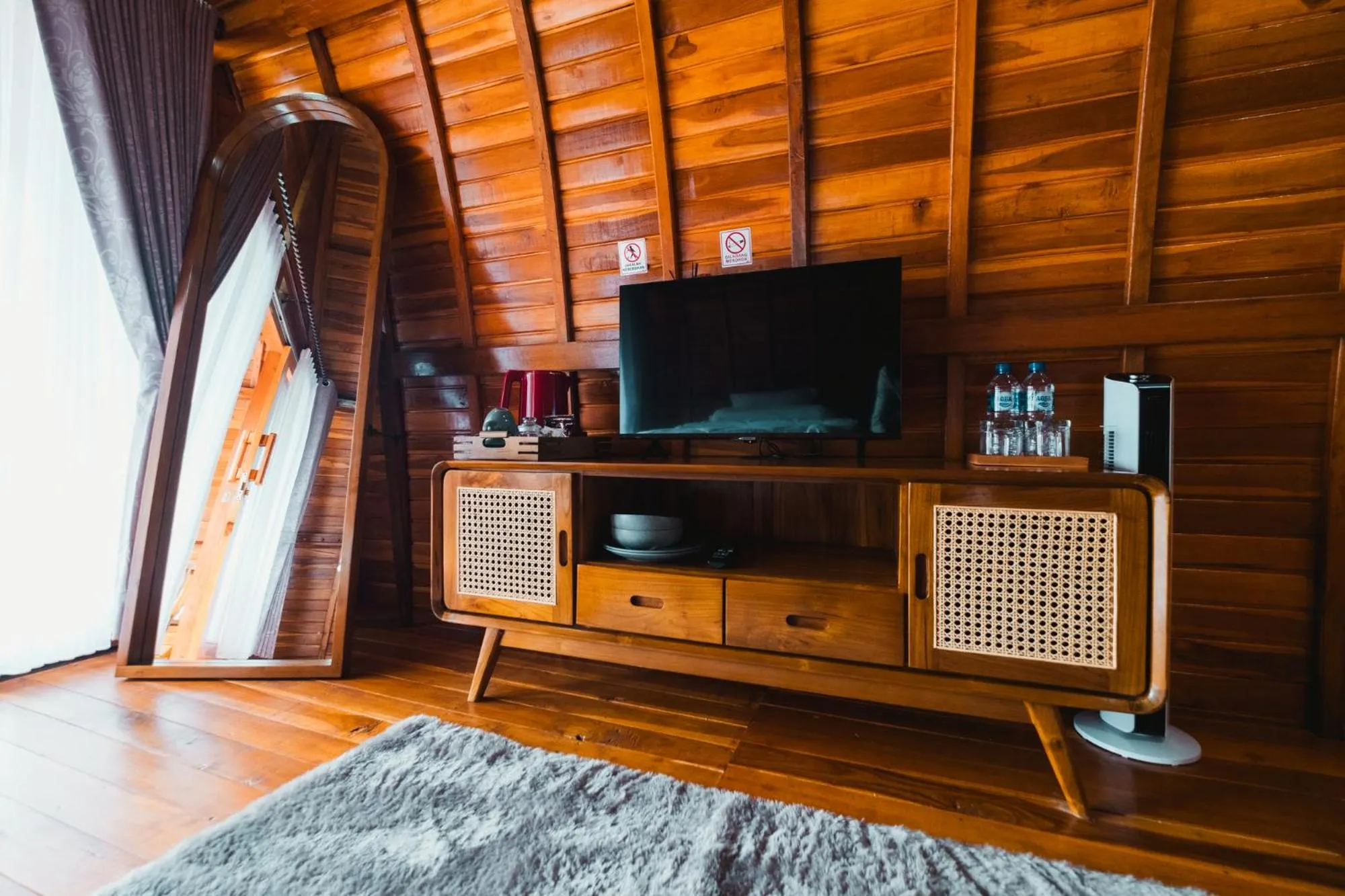 Communal lounge/ TV room in The Polumb Garden Bedugul