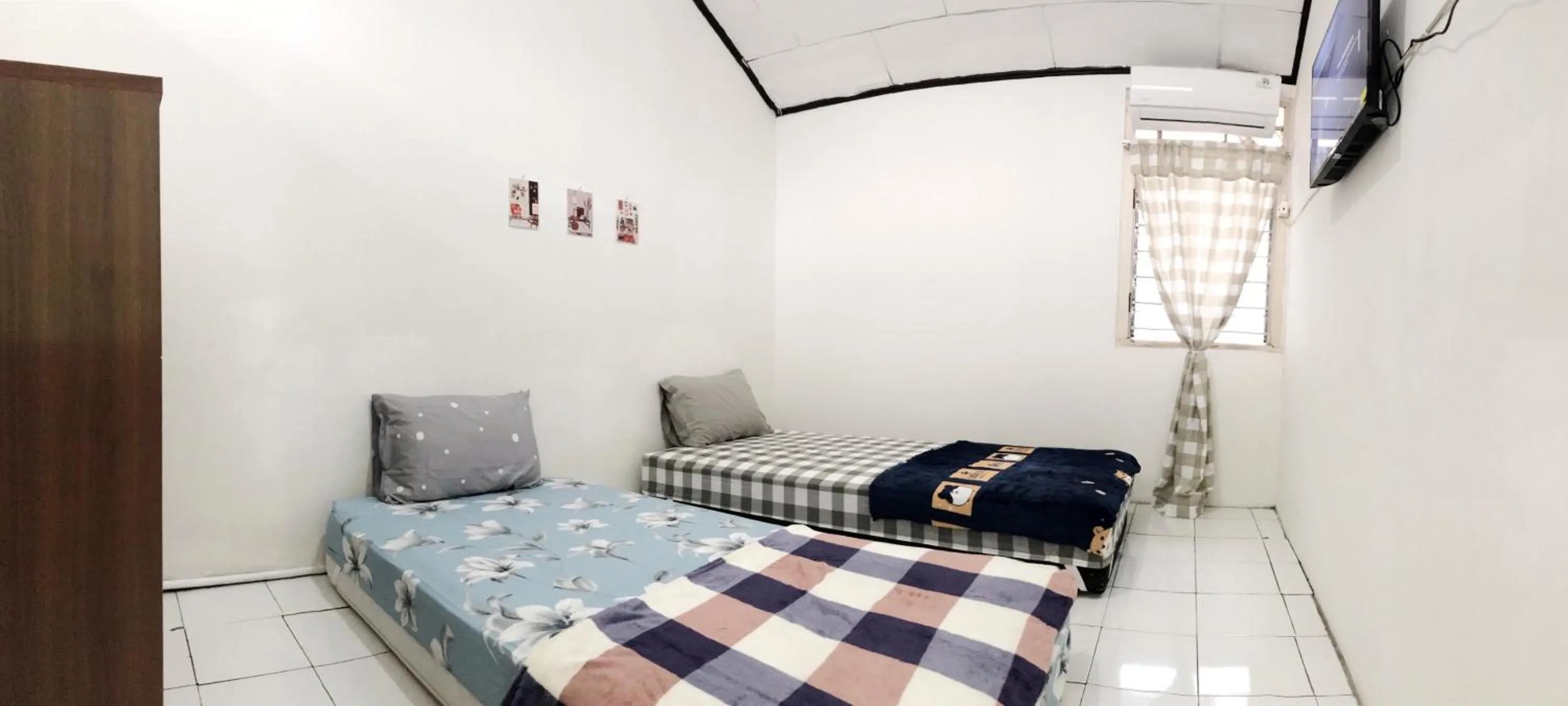 Bed in Dehome near Pakuwon Mall