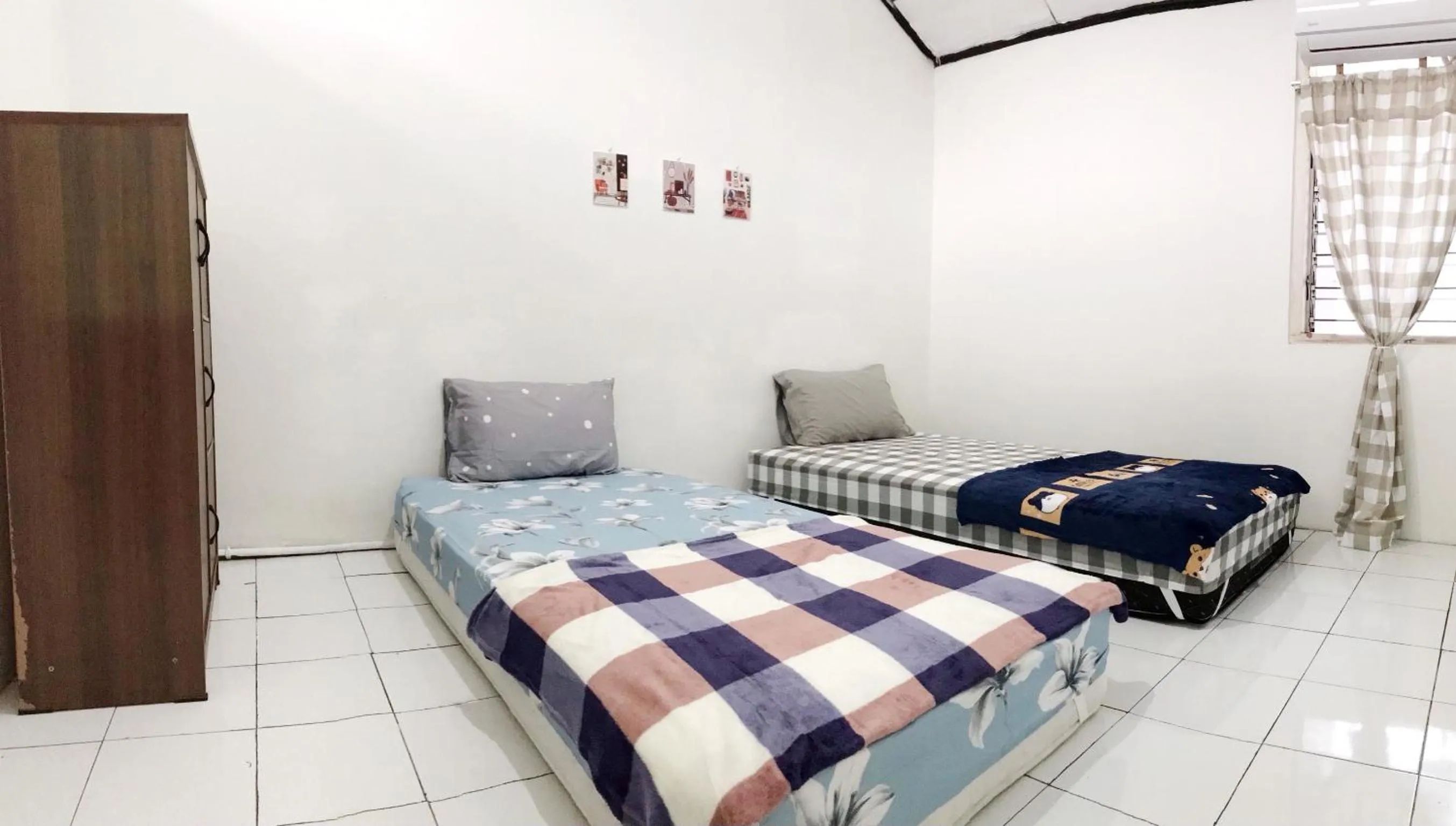 Bed in Dehome near Pakuwon Mall