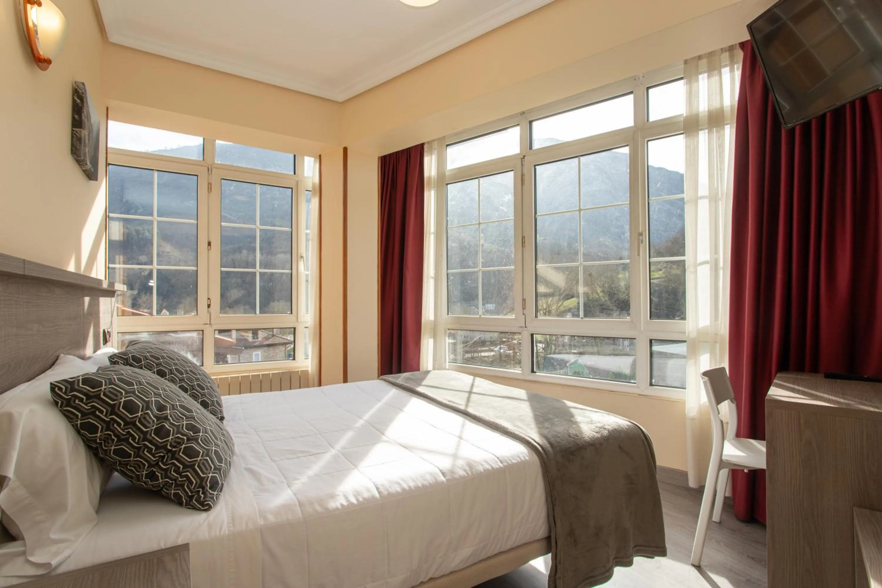 Bed in Hotel Naranjo De Bulnes