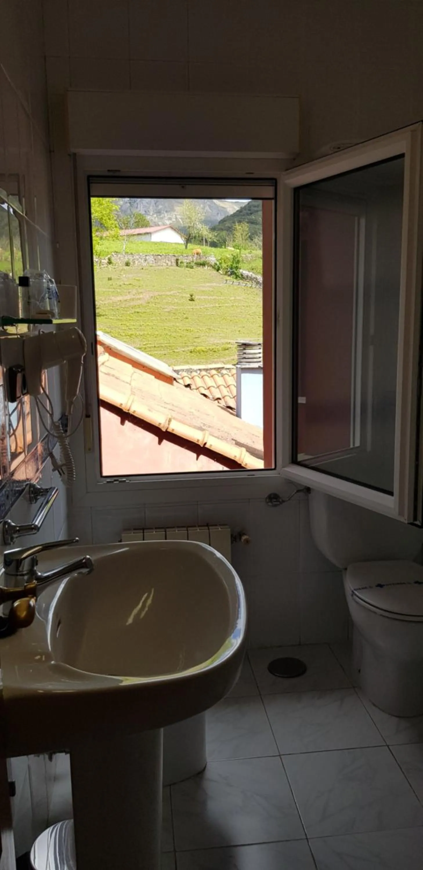 Mountain view in Hotel Naranjo De Bulnes