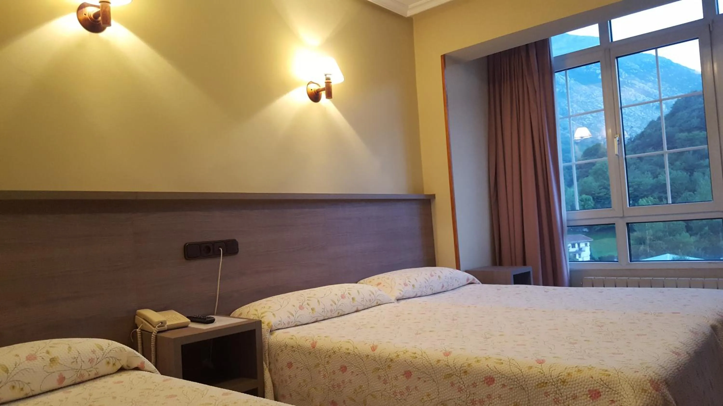 Bed in Hotel Naranjo De Bulnes