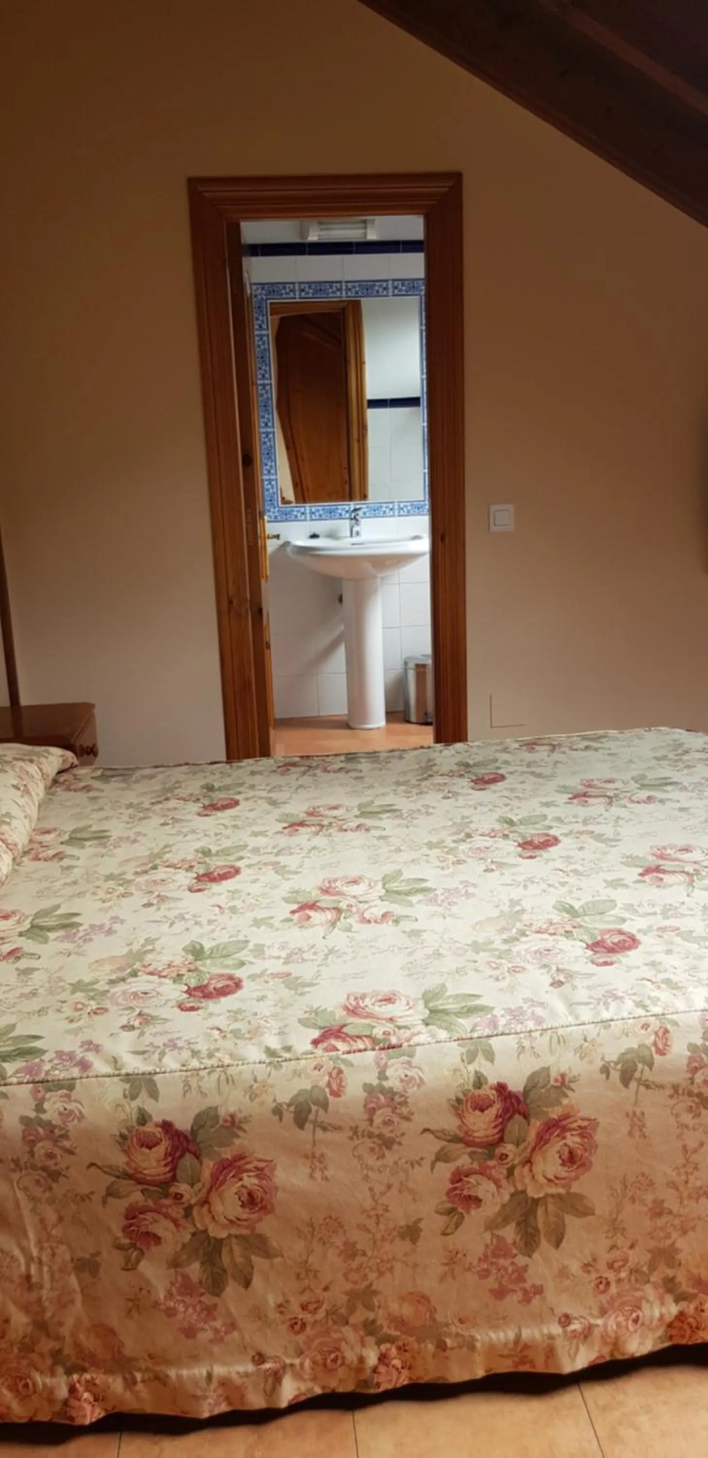Photo of the whole room, Bed in Hotel Naranjo De Bulnes