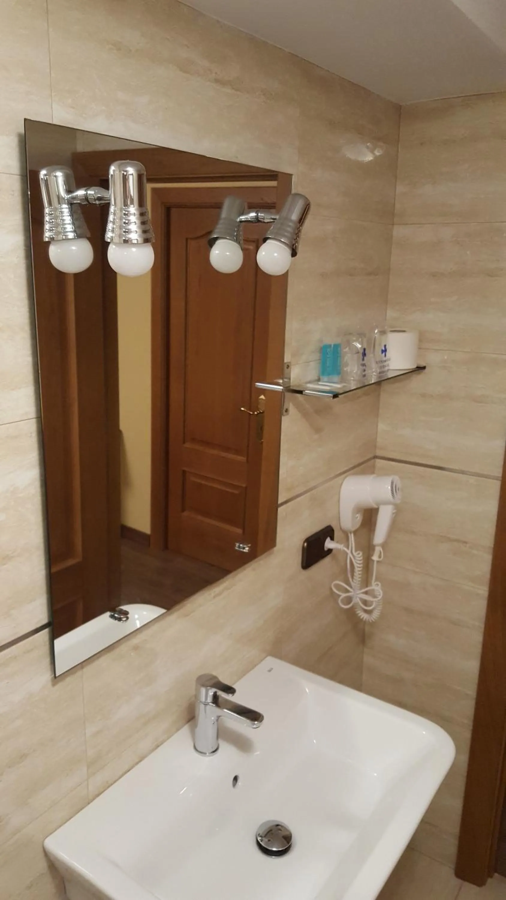 Bathroom in Hotel Naranjo De Bulnes