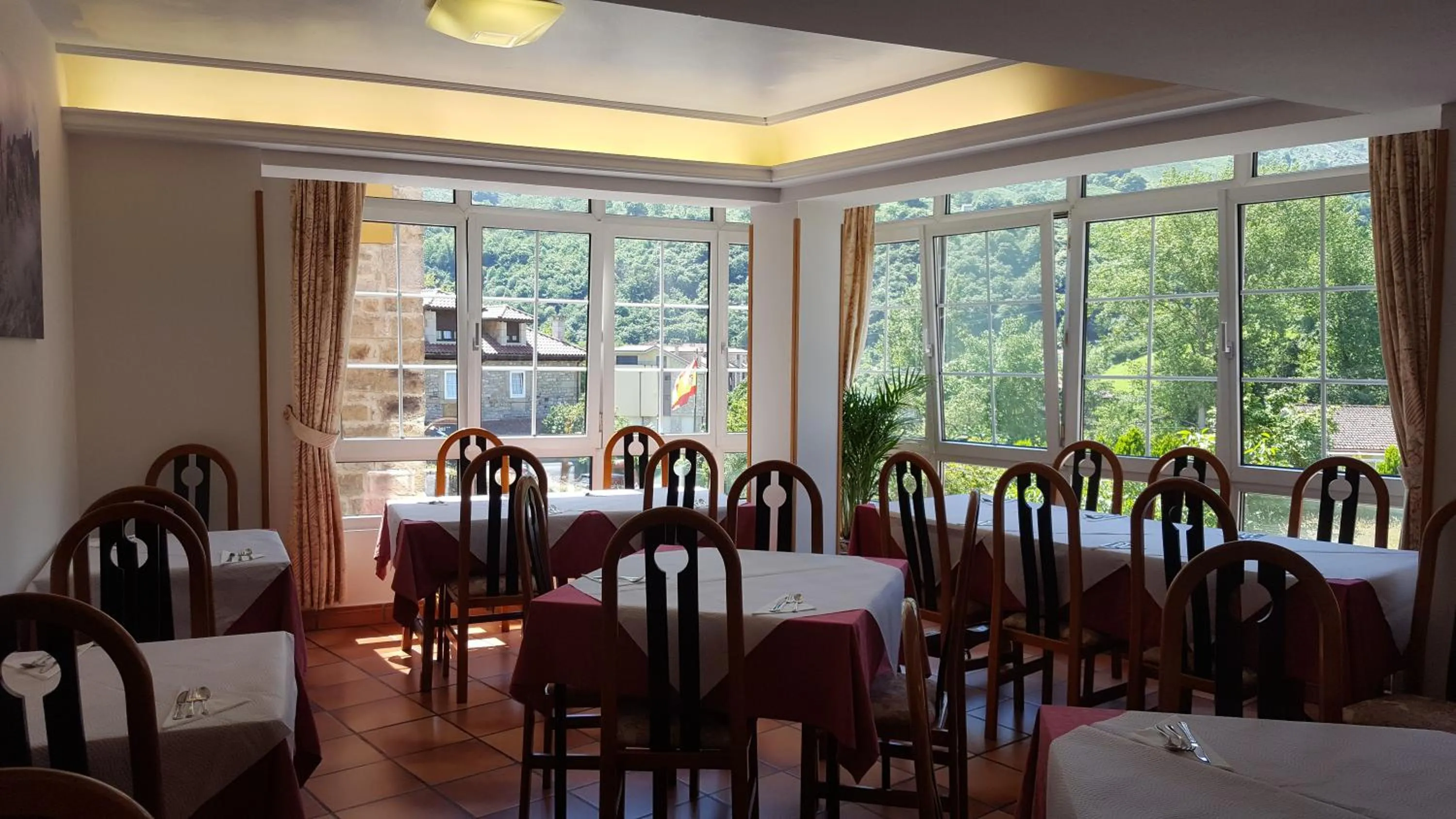 Banquet/Function facilities in Hotel Naranjo De Bulnes