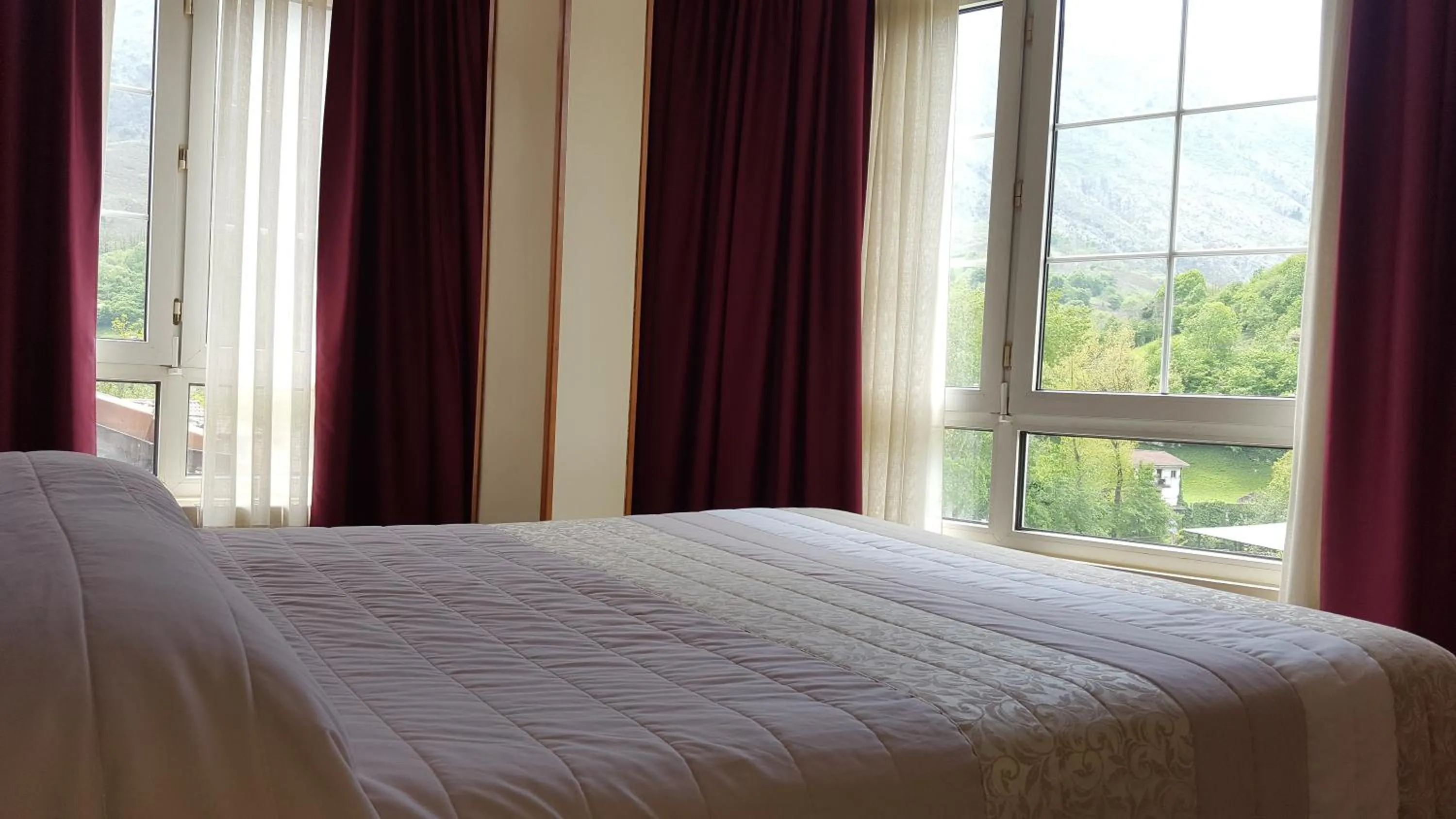 Bed in Hotel Naranjo De Bulnes