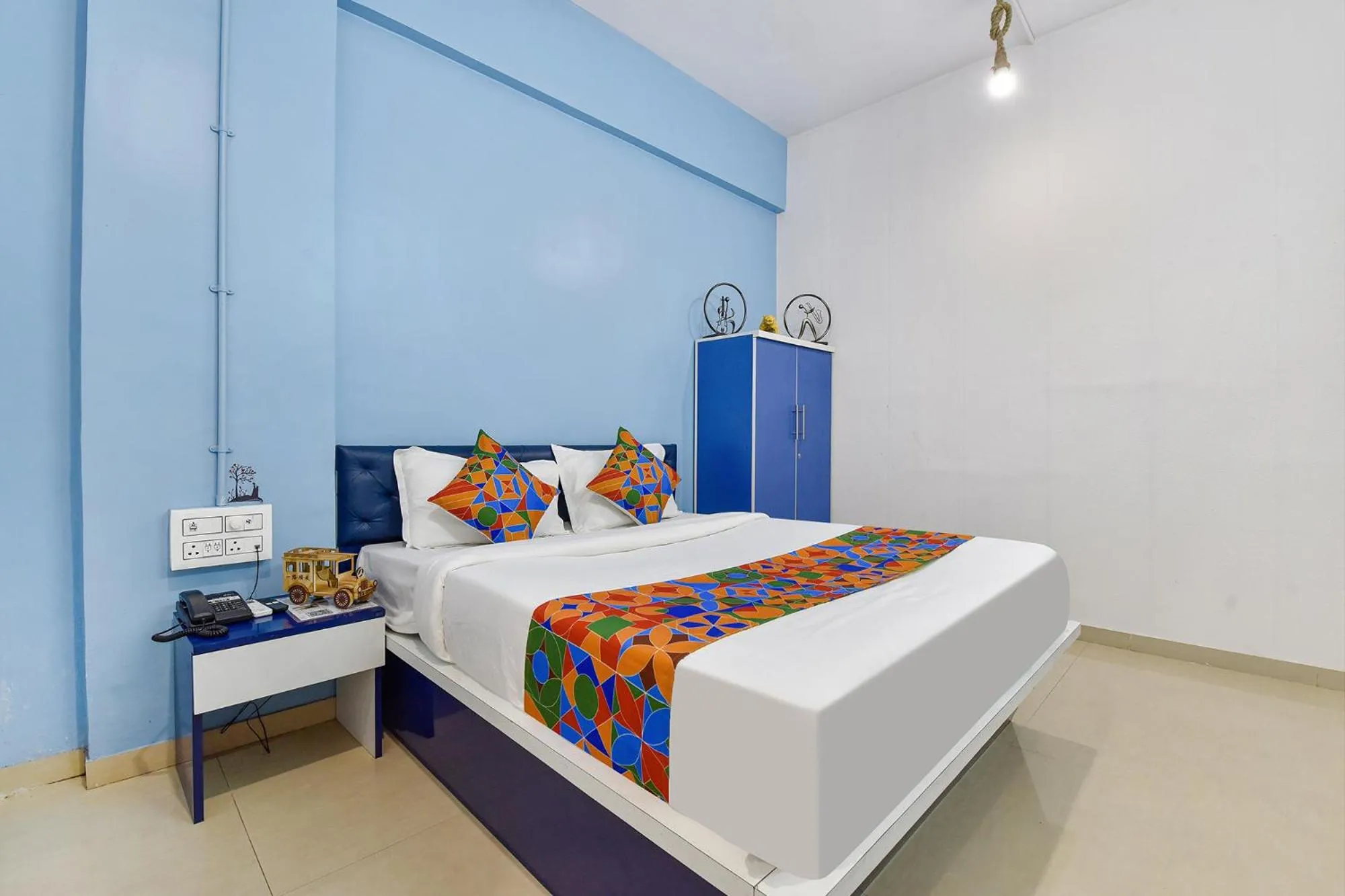 Bed in Via Solitaire