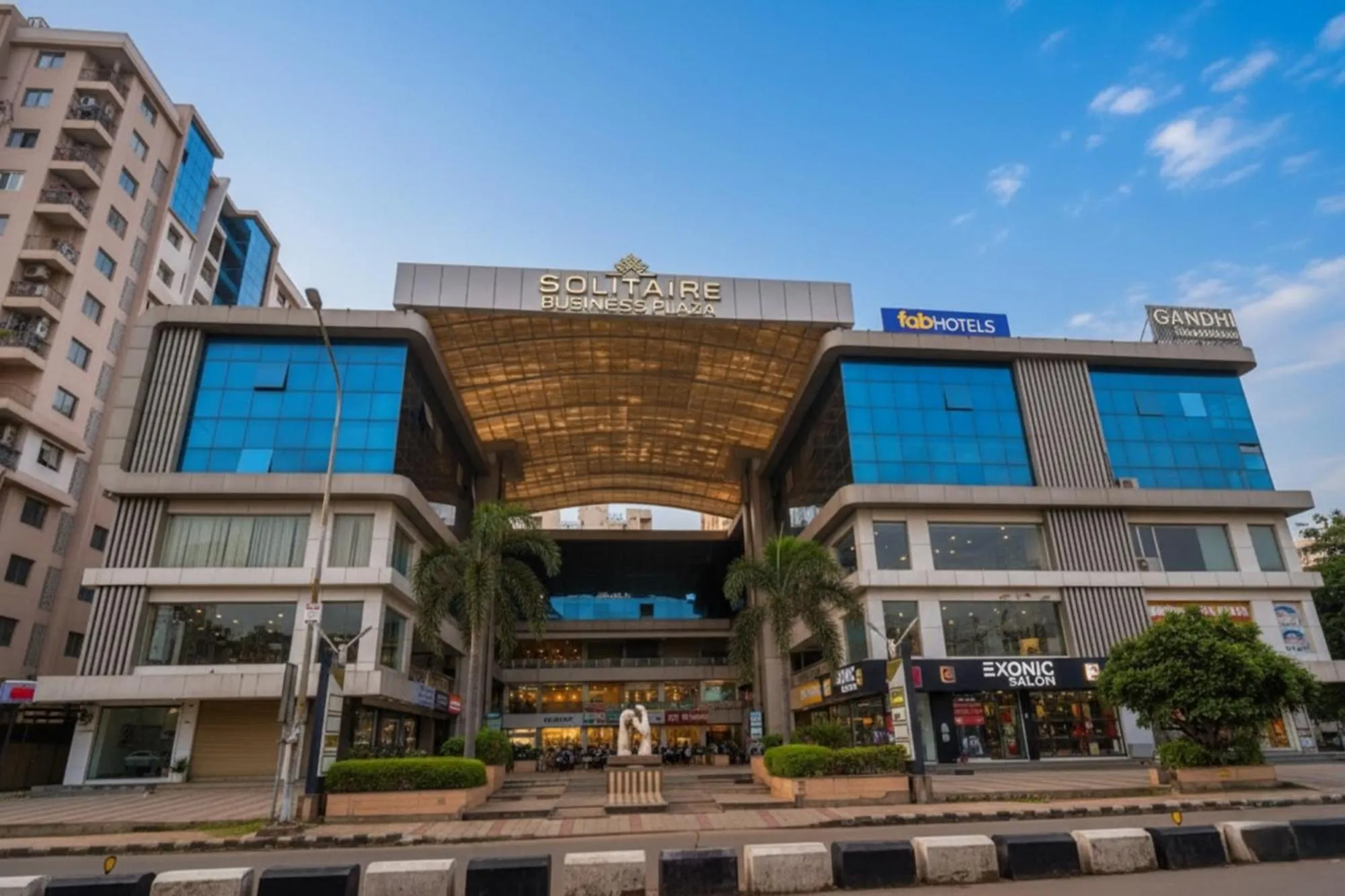 Property building in Via Solitaire