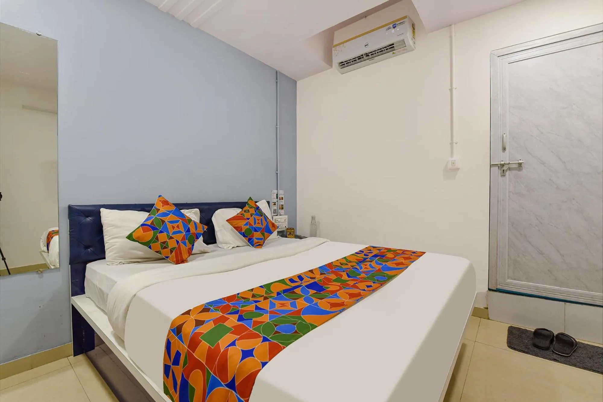 Bed in Via Solitaire