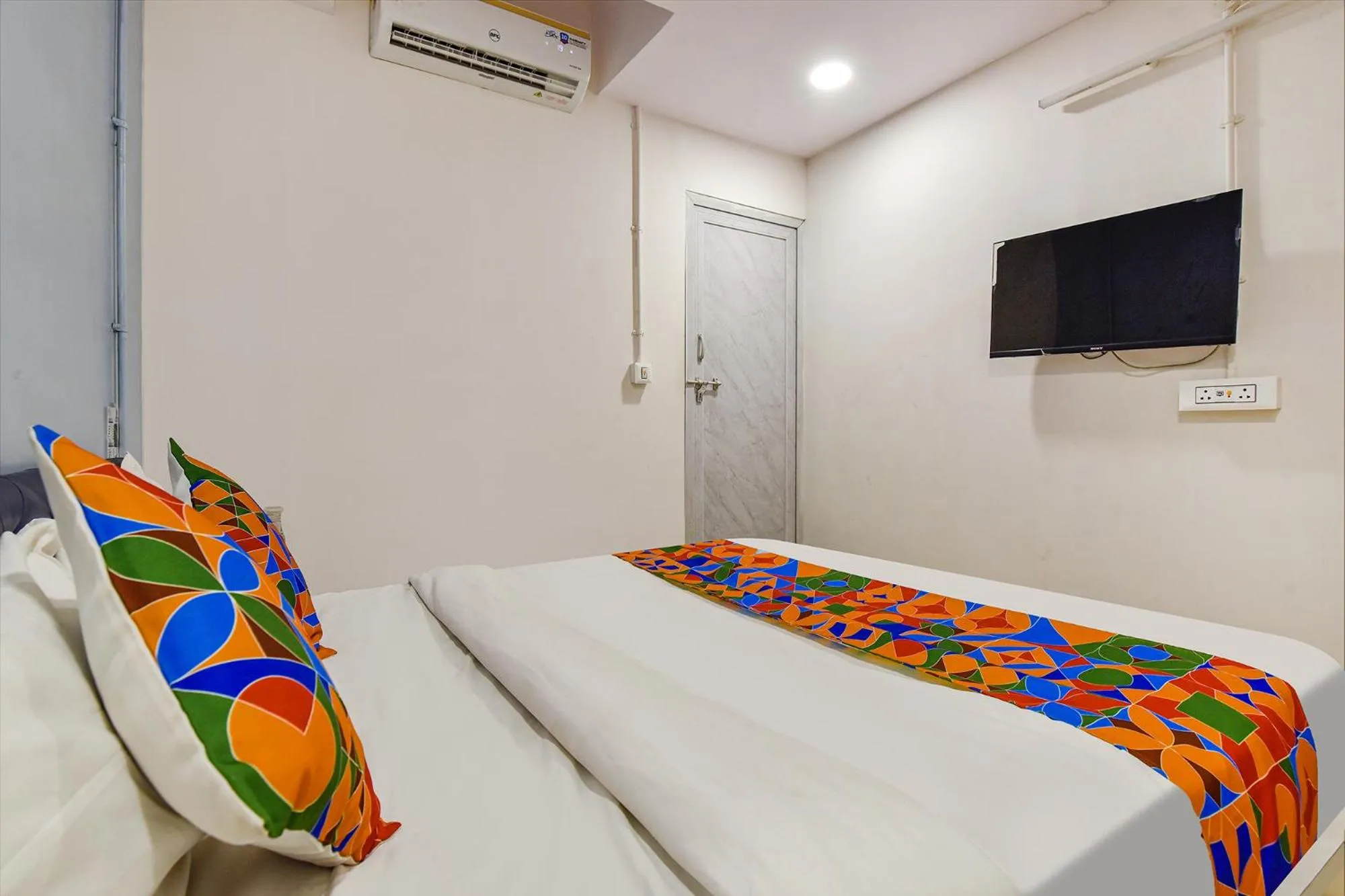 Bed in Via Solitaire