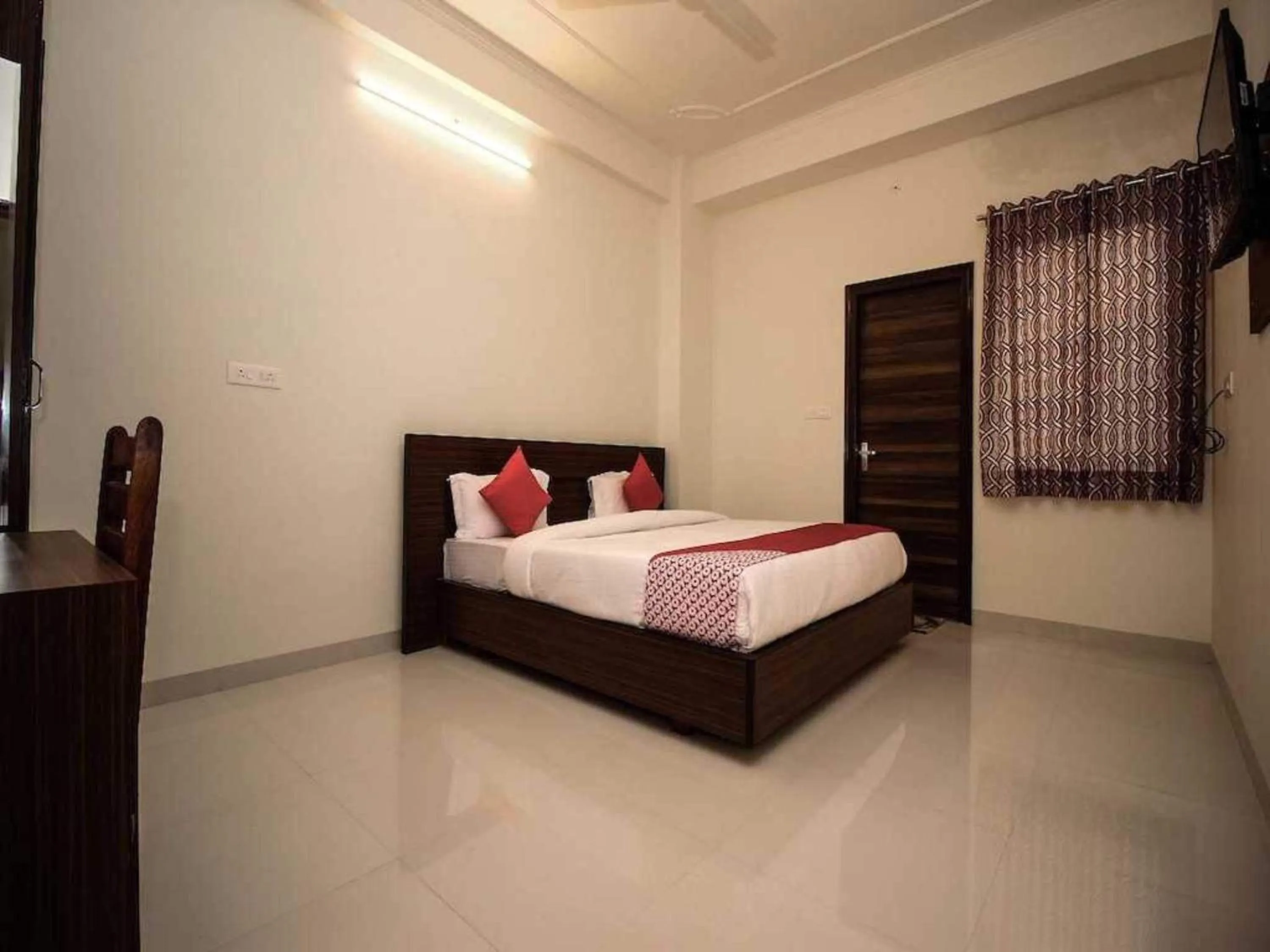 Bedroom in Hotel Karni Vilas