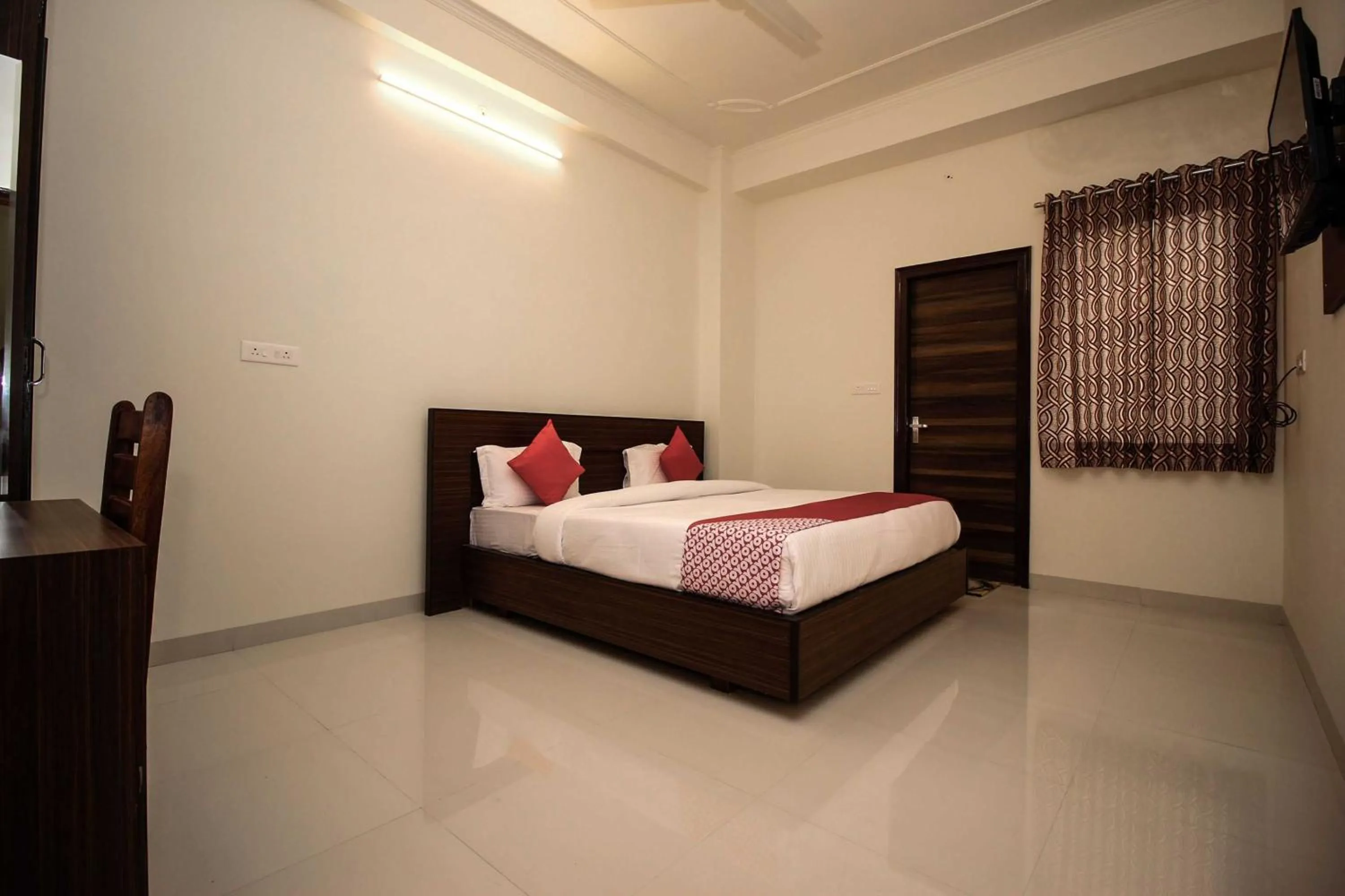 Bedroom in Hotel Karni Vilas