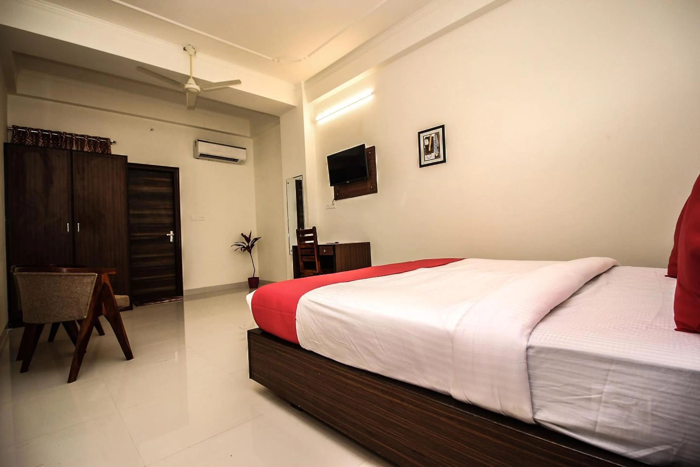 Bedroom in Hotel Karni Vilas