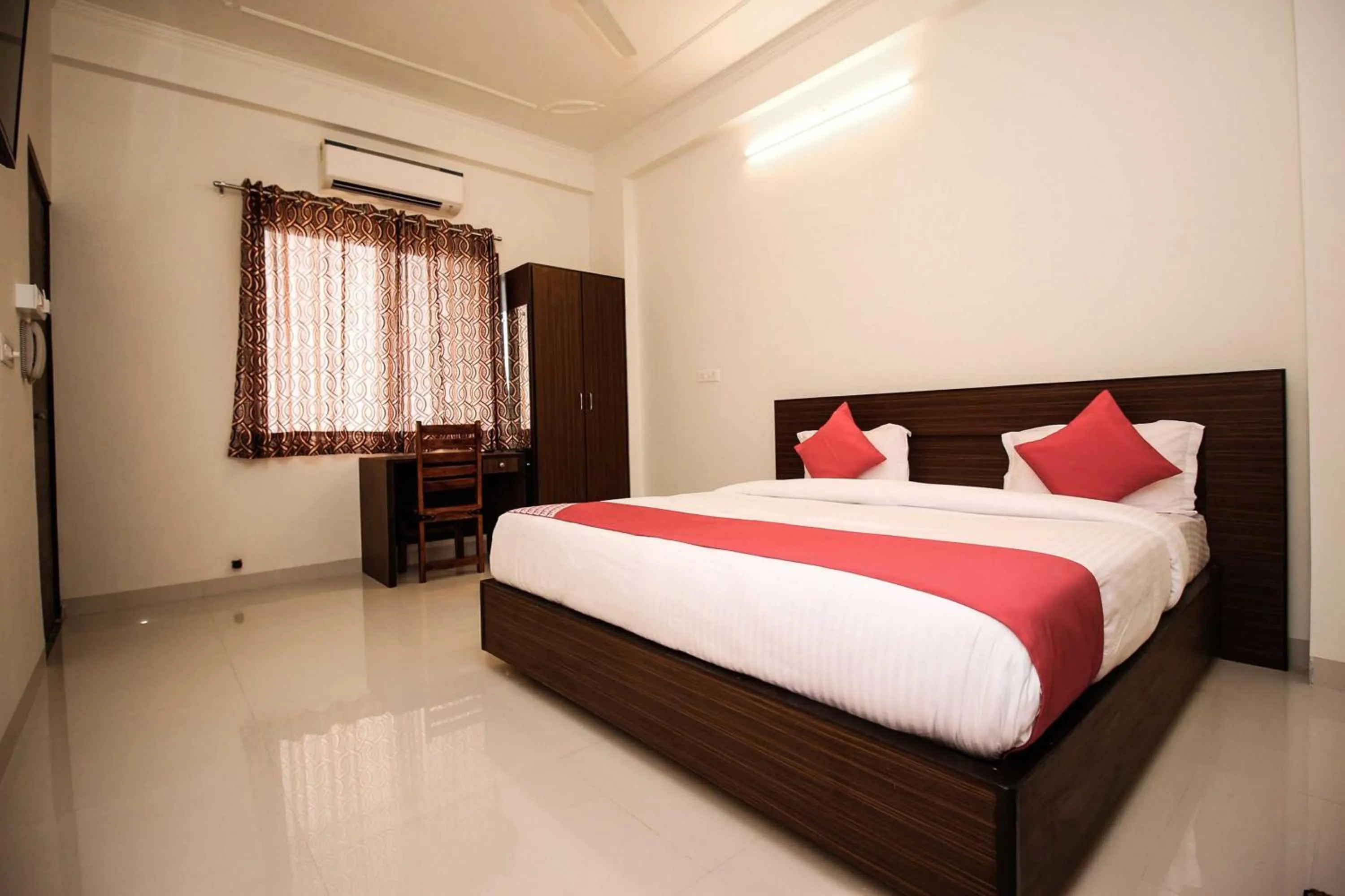 Bedroom in Hotel Karni Vilas