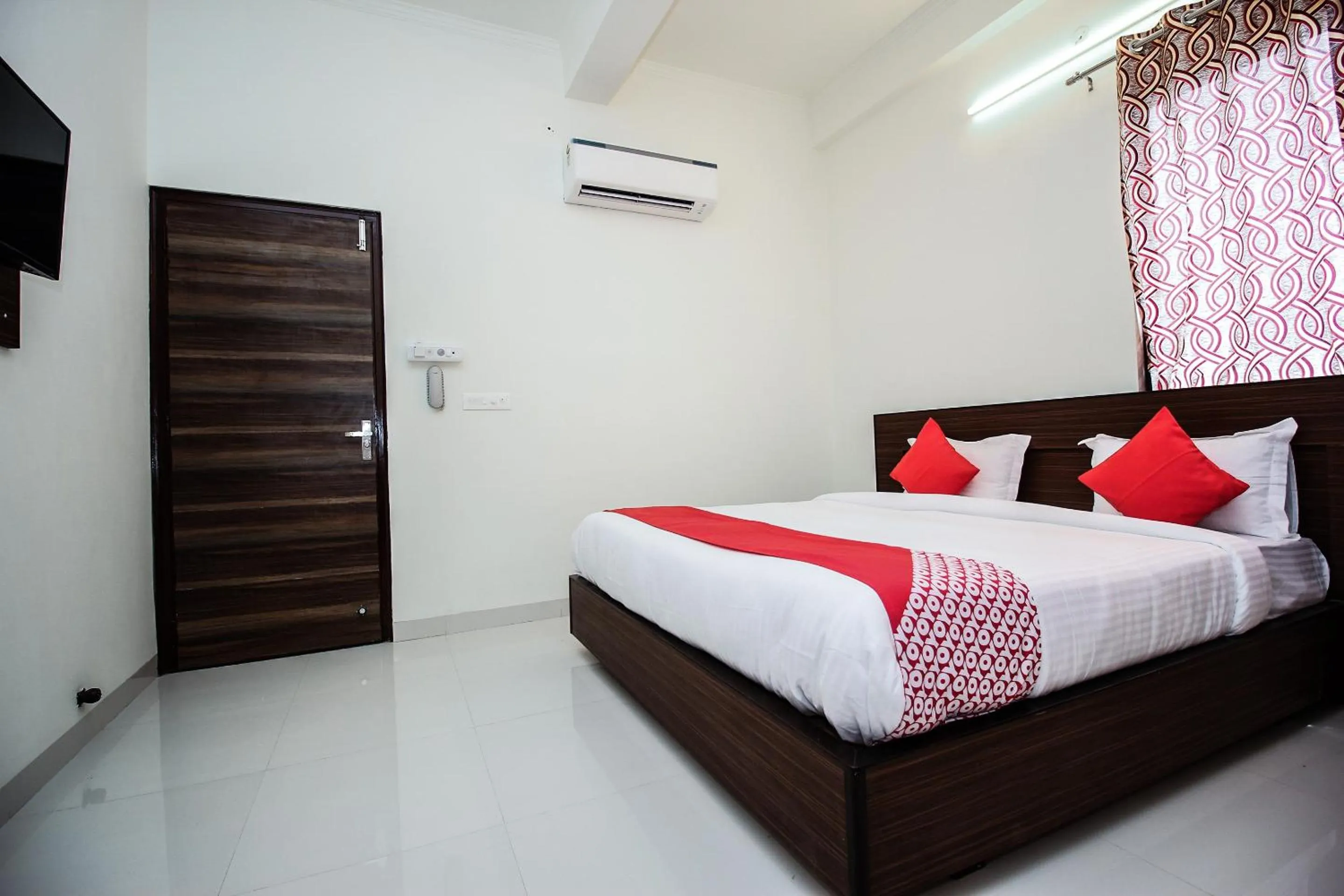 Bedroom in Hotel Karni Vilas