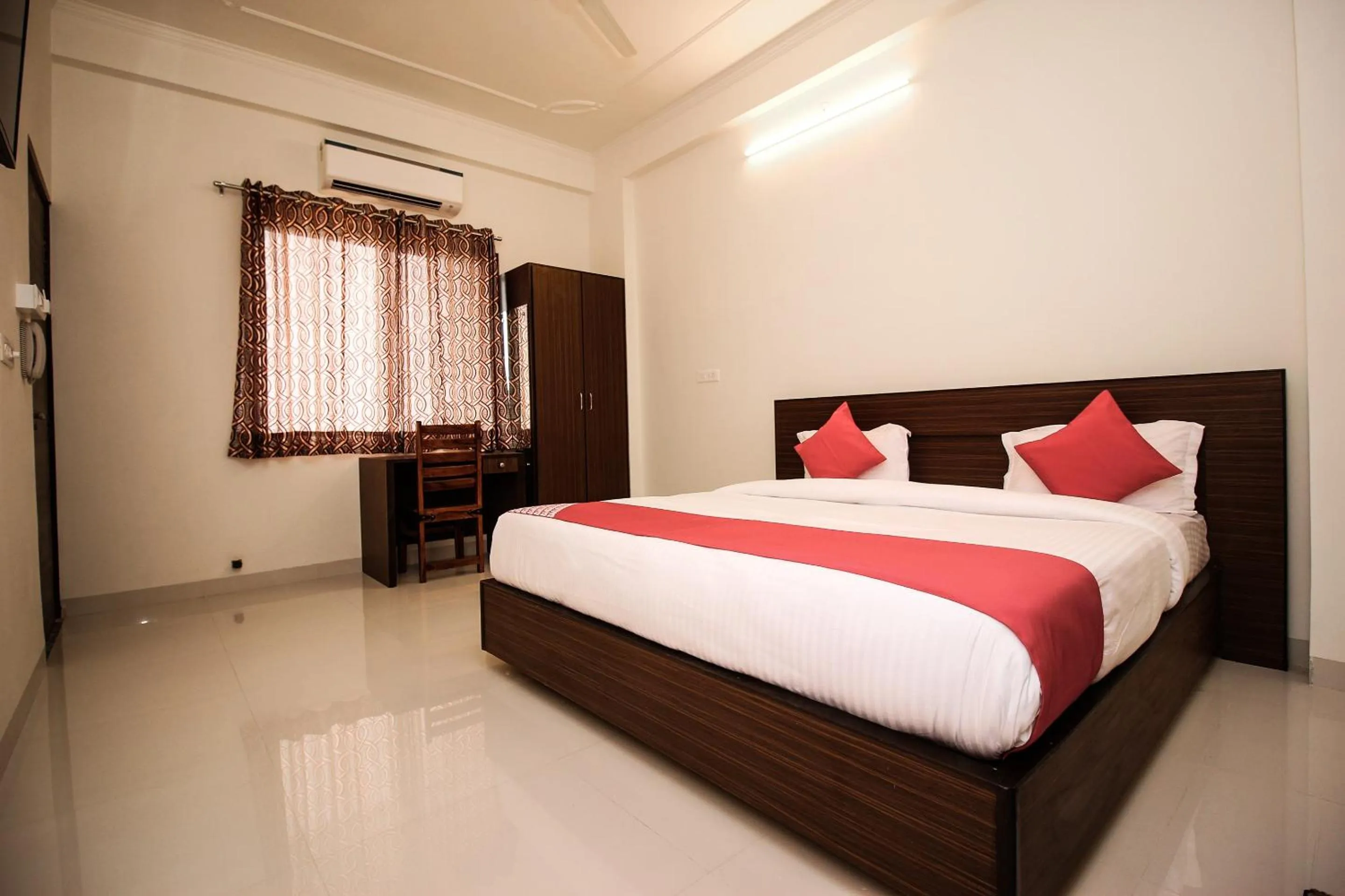 Bedroom in Hotel Karni Vilas