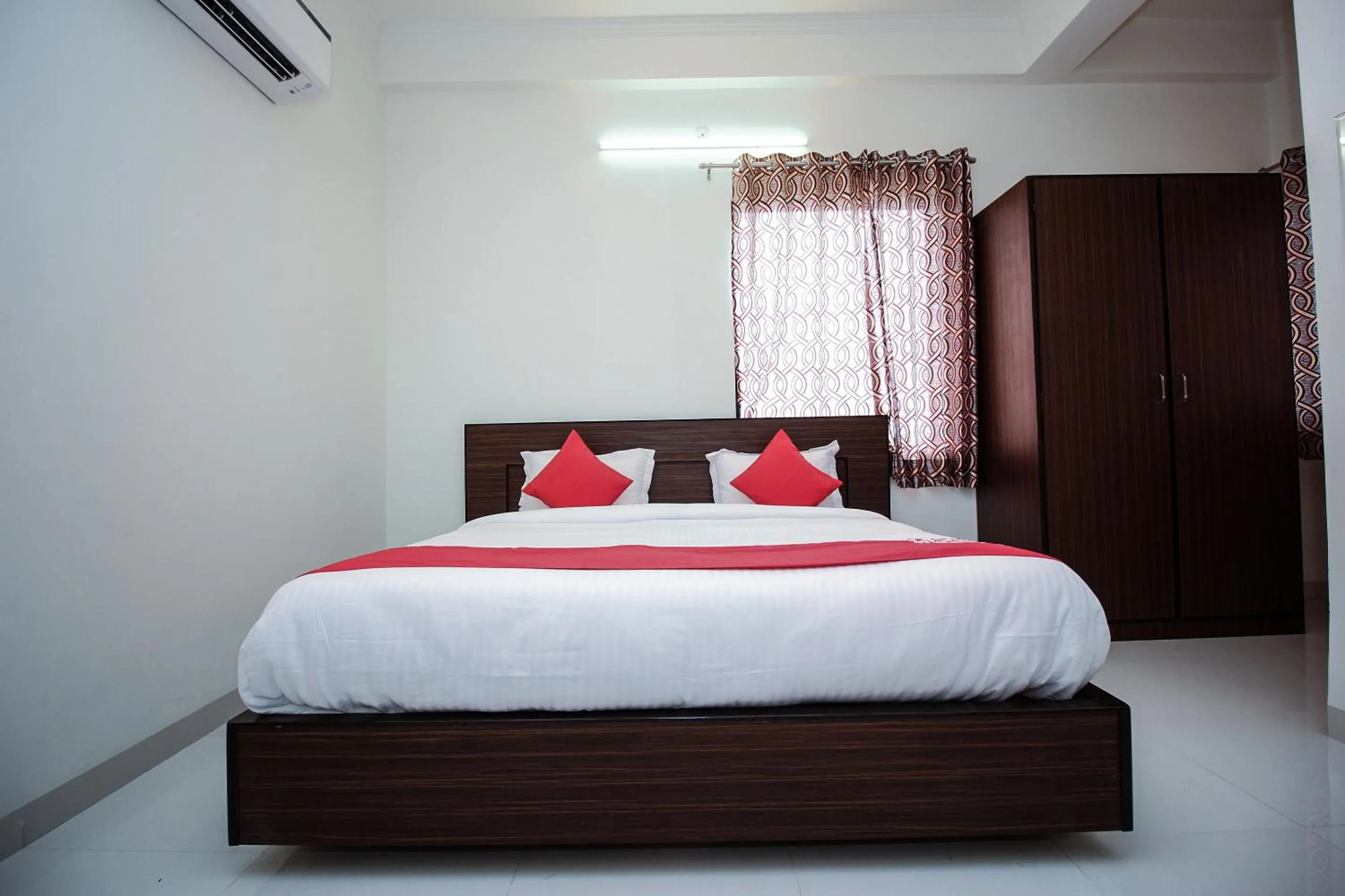 Bedroom in Hotel Karni Vilas