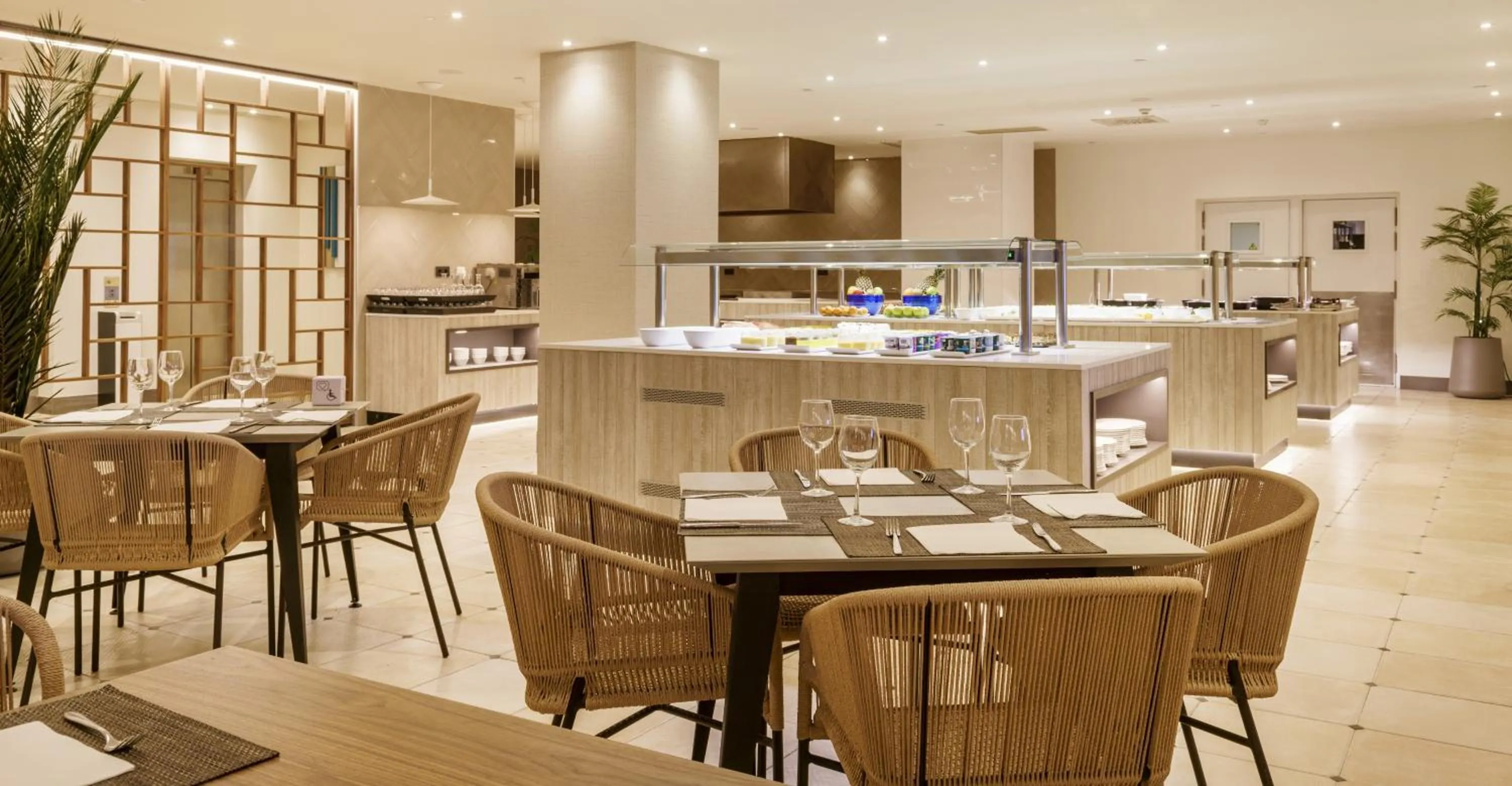 Restaurant/places to eat in Ilunion Fuengirola